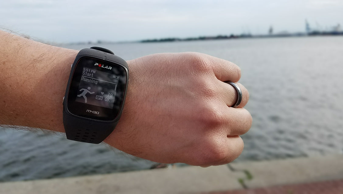 HR Monitor, MyFitnessPal/Strava Sync, Activity Tracker, Smart Notifica Holabird Sports