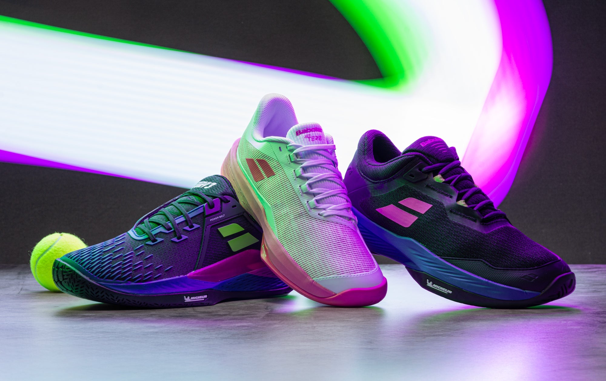 babolat tennis shoes on court