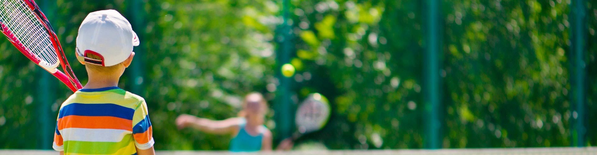 kids playing tennis