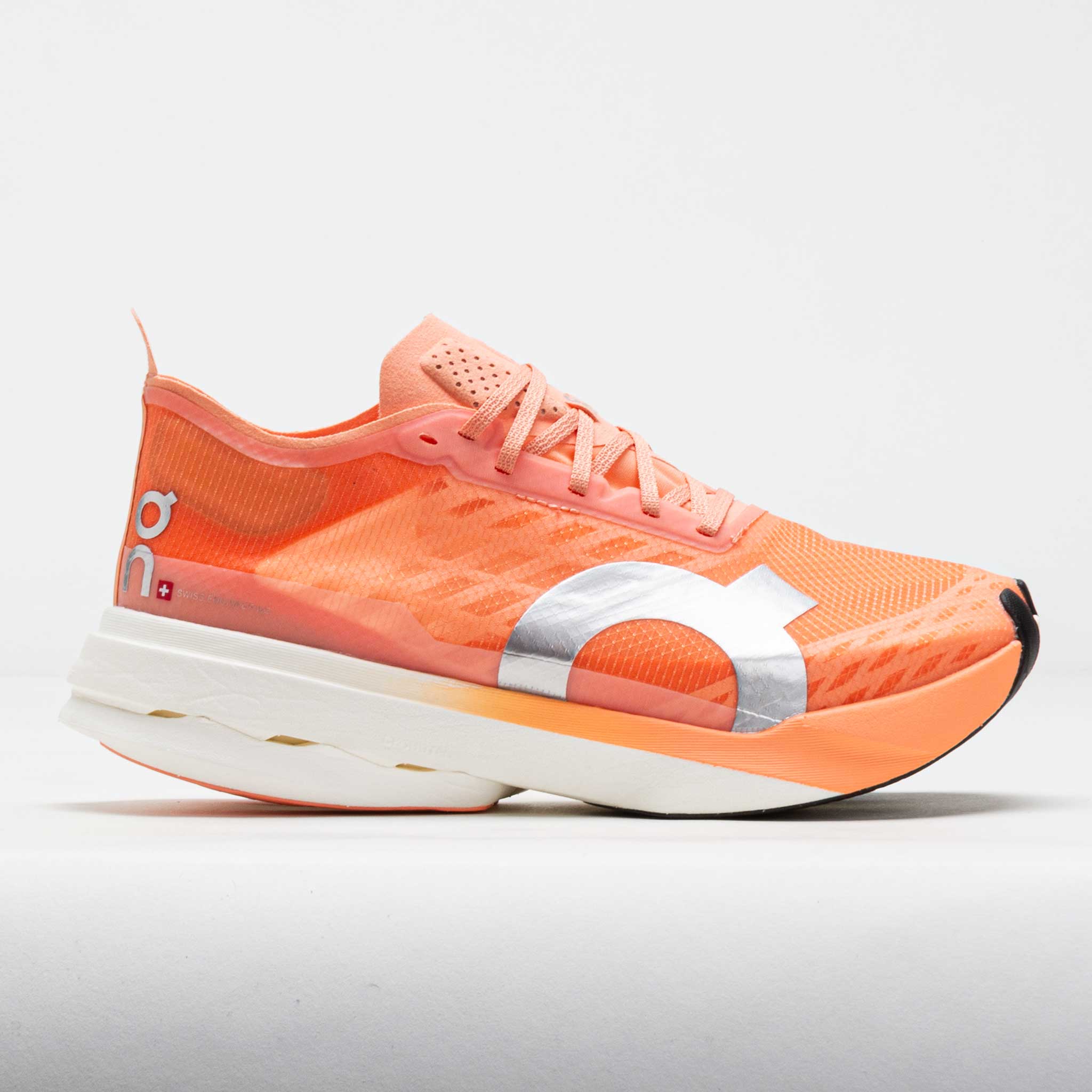 On Cloudboom Strike Women's Sunstone/White – Holabird Sports
