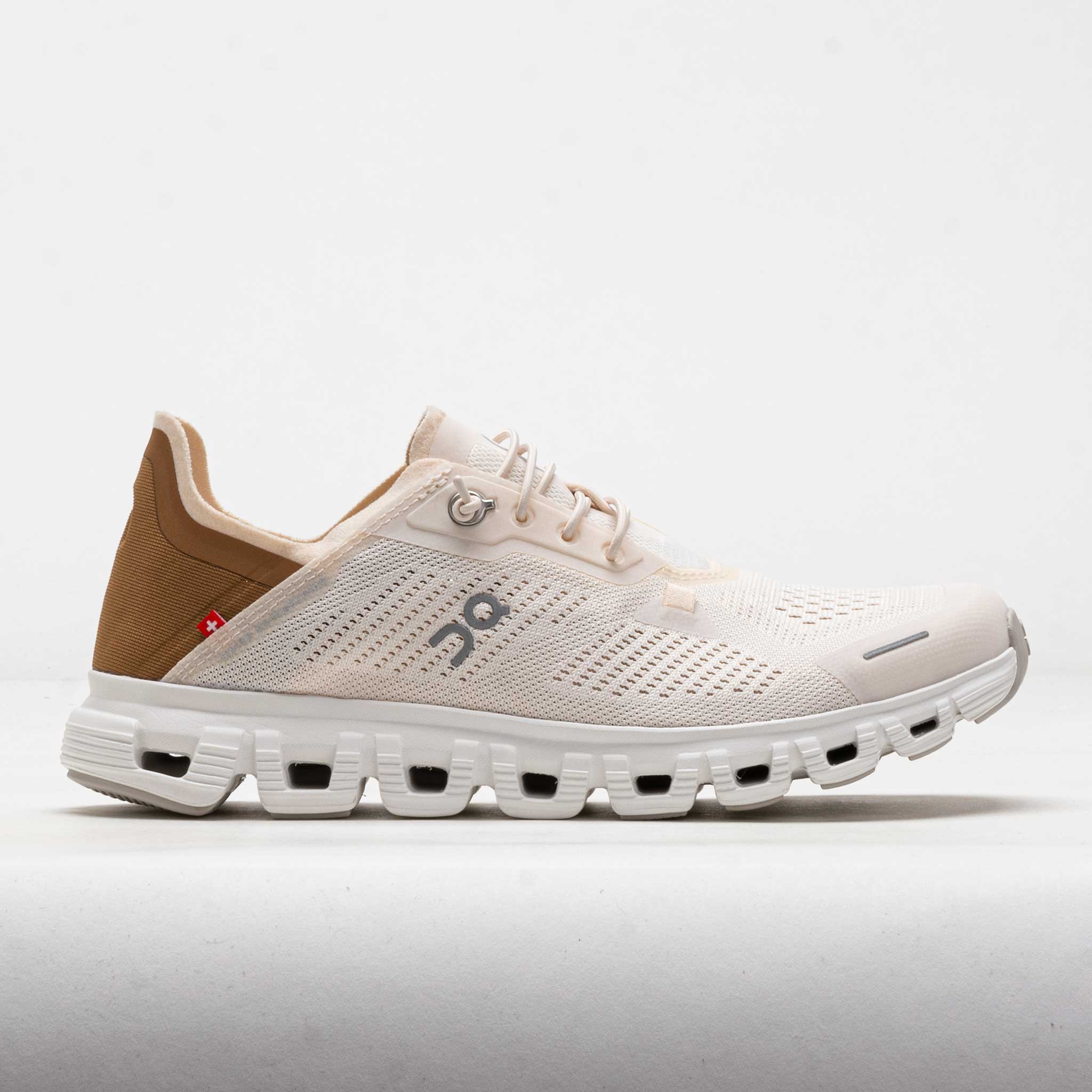 On Cloud 6 Coast Women's Gardenia/Sphinx – Holabird Sports