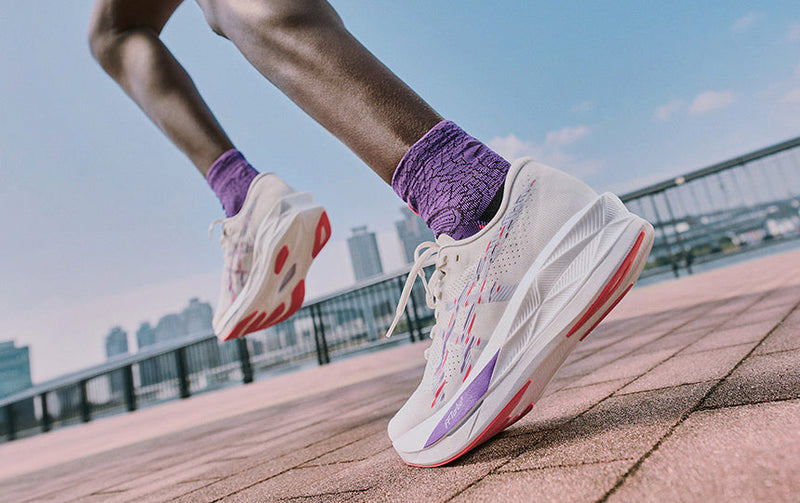 ASICS SONICBLAST Running Shoes