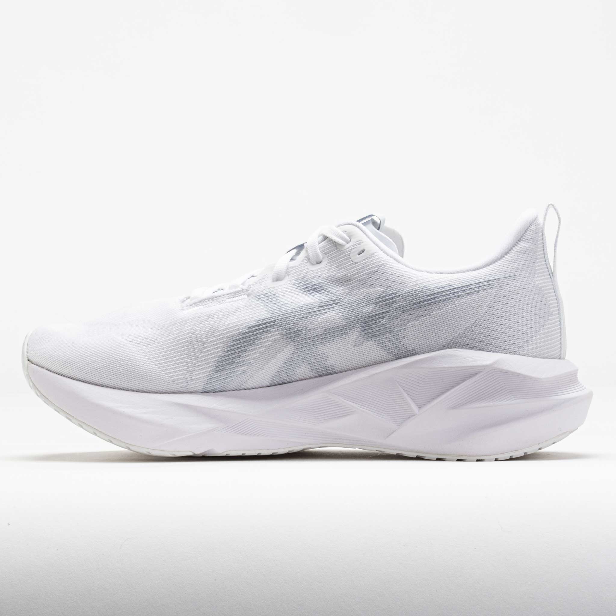 ASICS Novablast 5 Women's White/Piedmont Grey – Holabird Sports