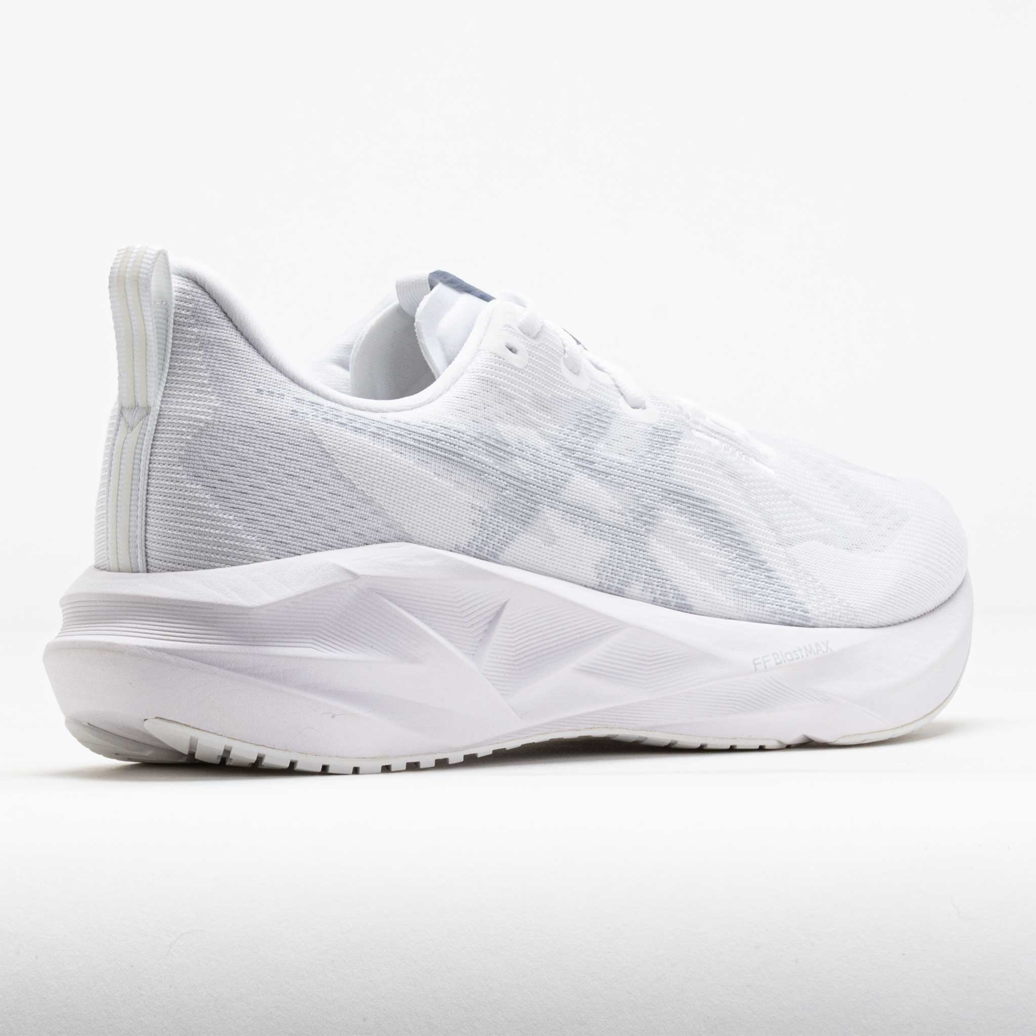 ASICS Novablast 5 Men's White/Piedmont Grey