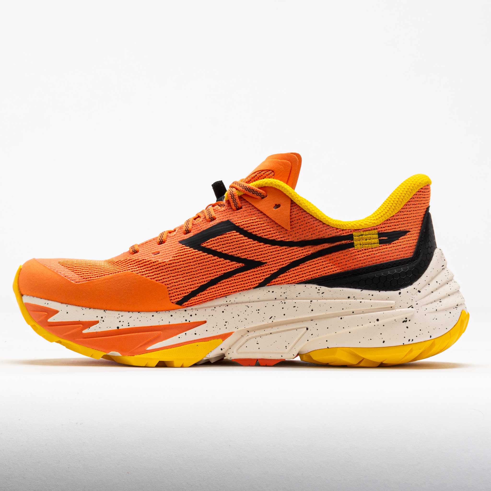 eliotextraterrestria ② Diadora Sestriere-XT 2 Unisex Nectarine/Black – Holabird Sports