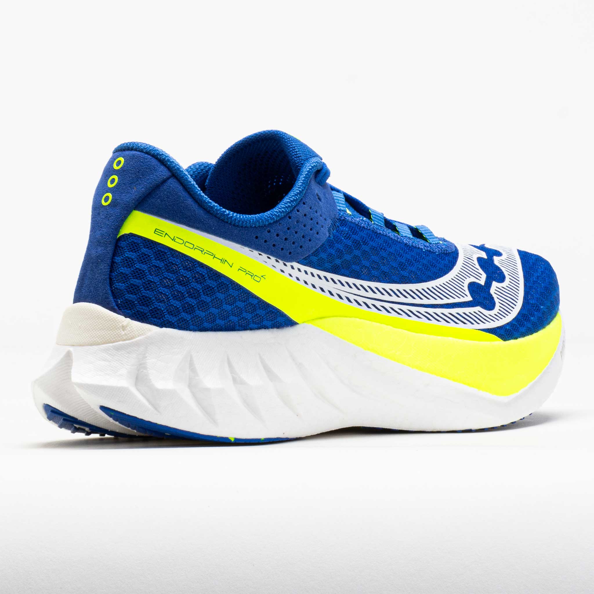Cut in half: Saucony Endorphin Pro 4 Review (2024) | RunRepeat