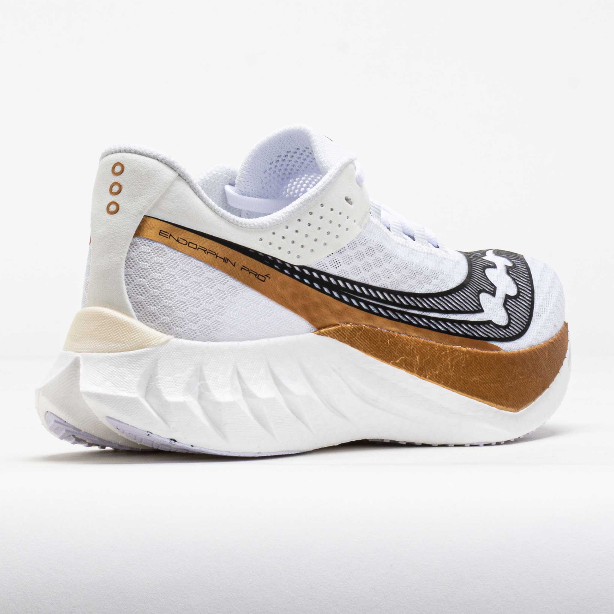(取寄) サッカニー メンズ エンドルフィン プロ 4 Saucony men Endorphin Pro 4 White/Gold Saucony Endorphin Pro 4 Men's White/Gold – Holabird Sports
