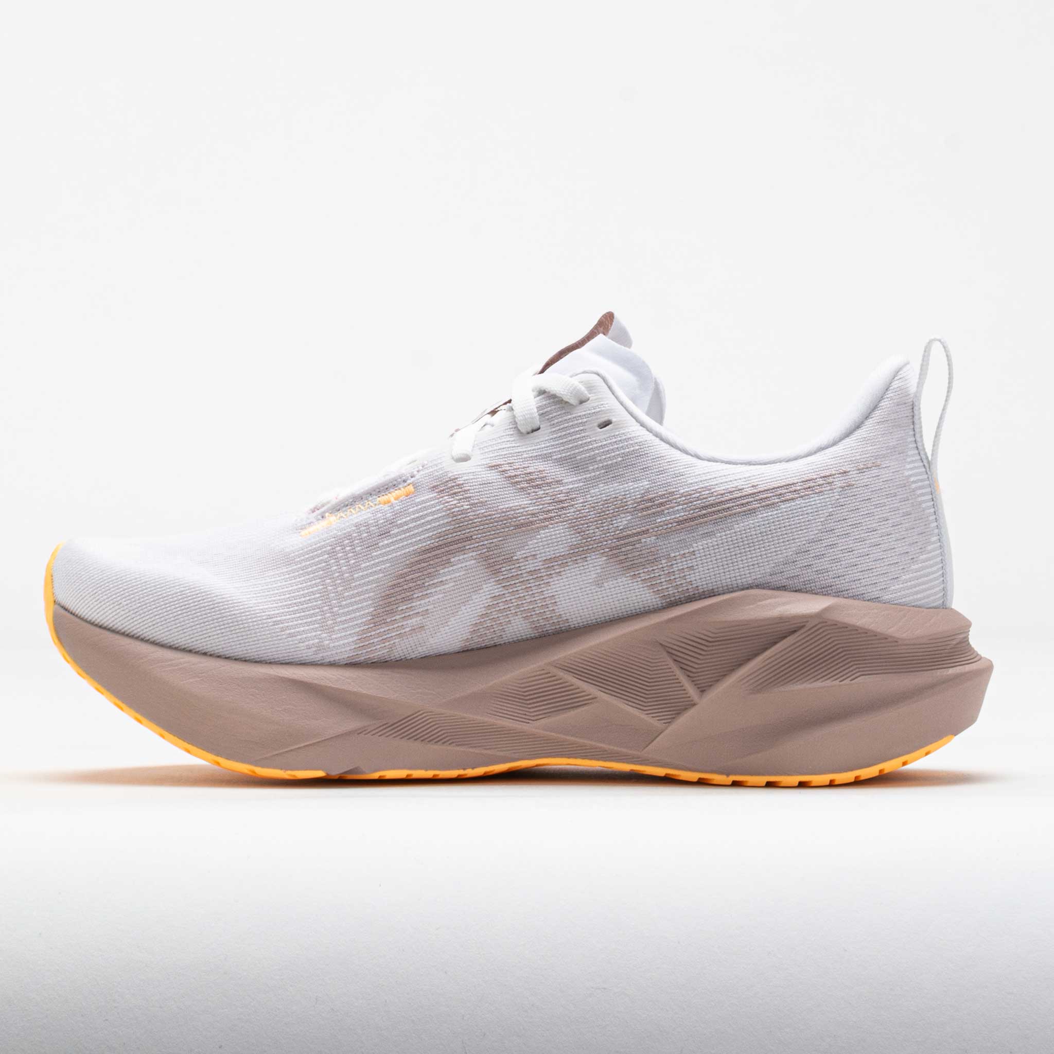ASICS Novablast 5 Women's White/Fawn – Holabird Sports