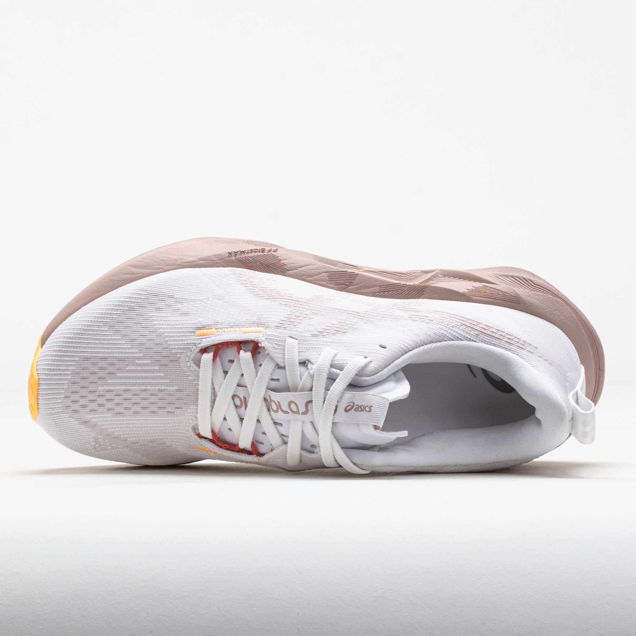 ASICS Novablast 5 Women's White/Fawn – Holabird Sports
