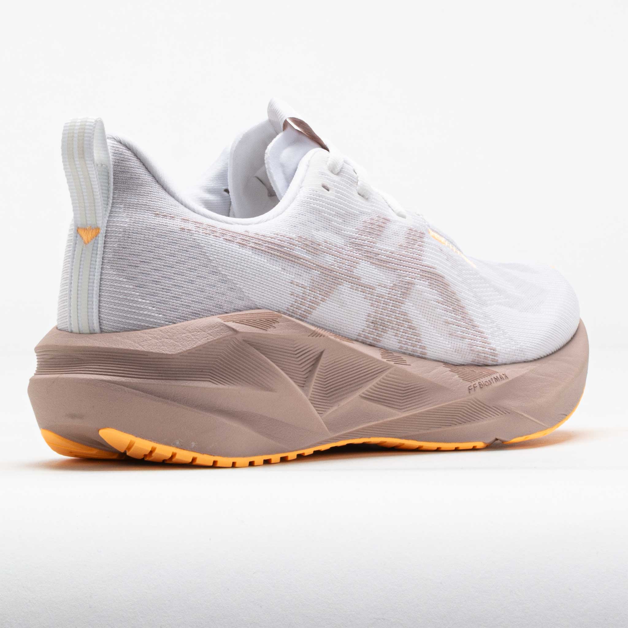 ASICS Novablast 5 Women's White/Fawn – Holabird Sports