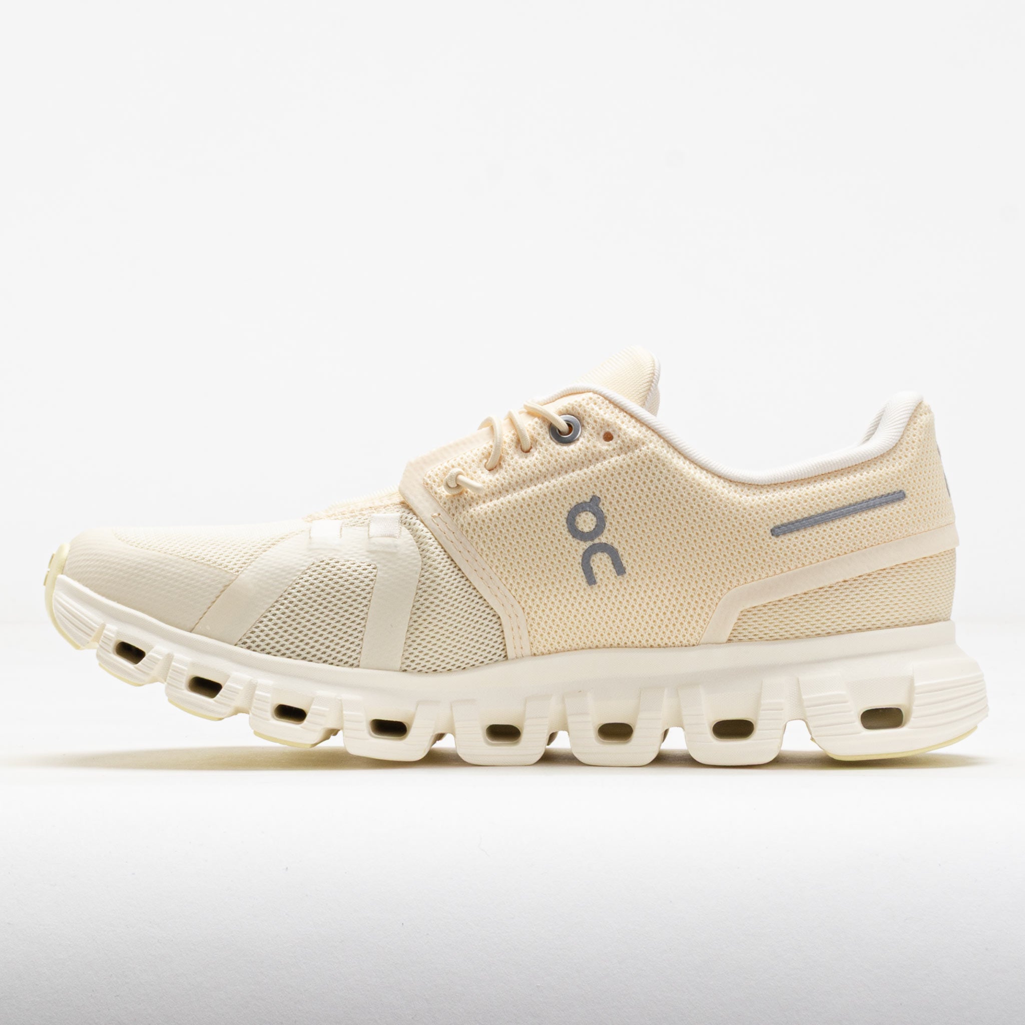 On Cloud 6 Women's Castor/Ivory