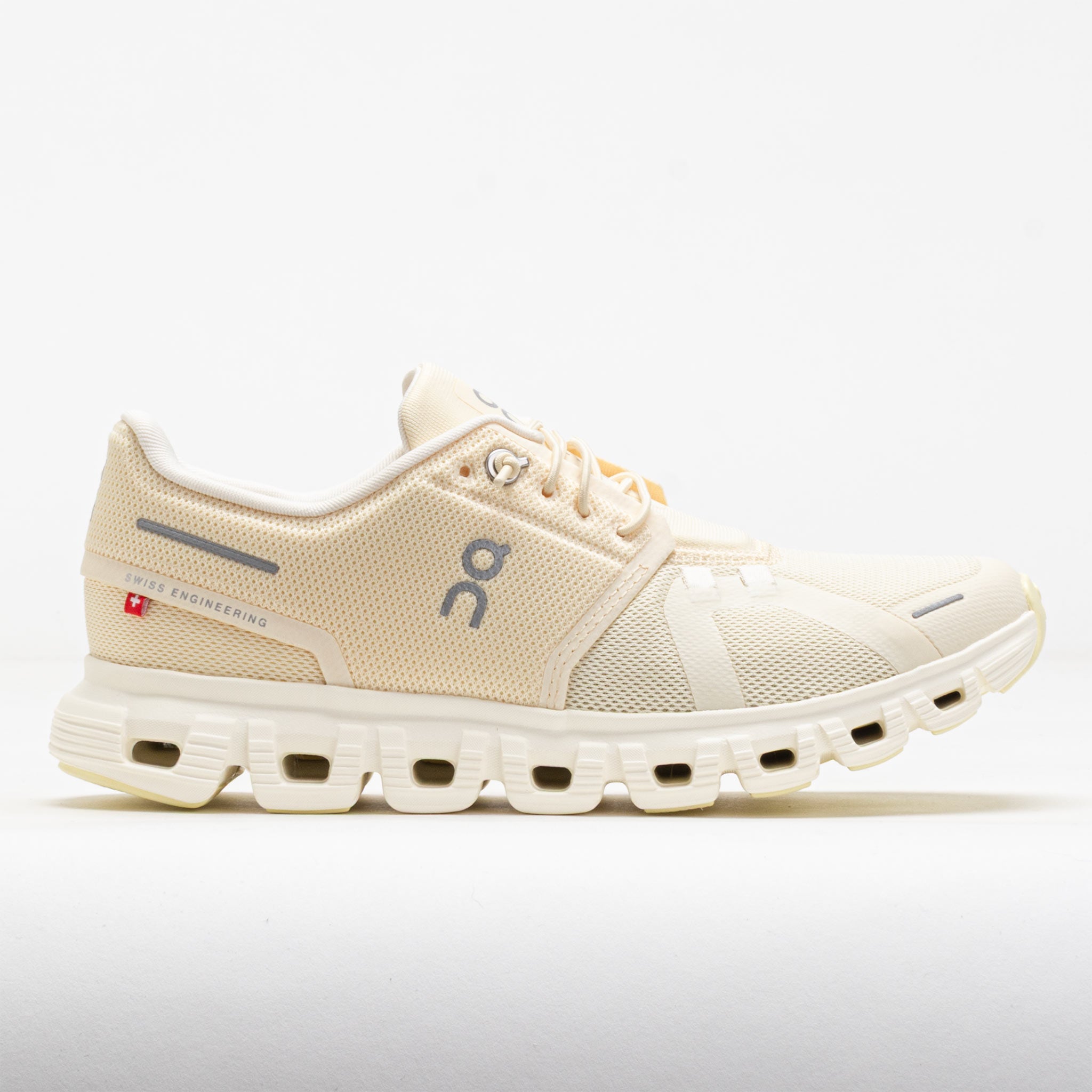 On Cloud 6 Women's Castor/Ivory