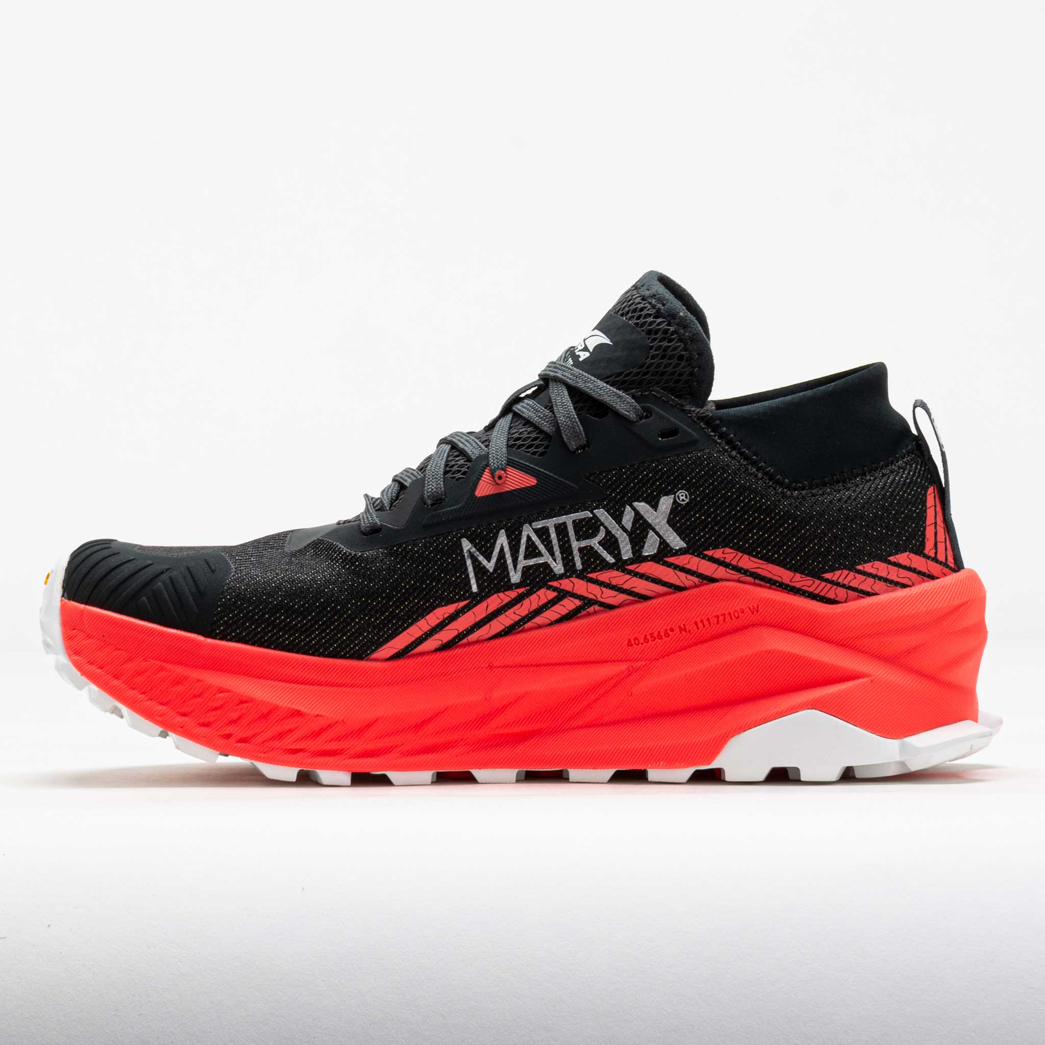 アスカ　 Altra Olympus 275 Women's Coral/Black – Holabird Sports