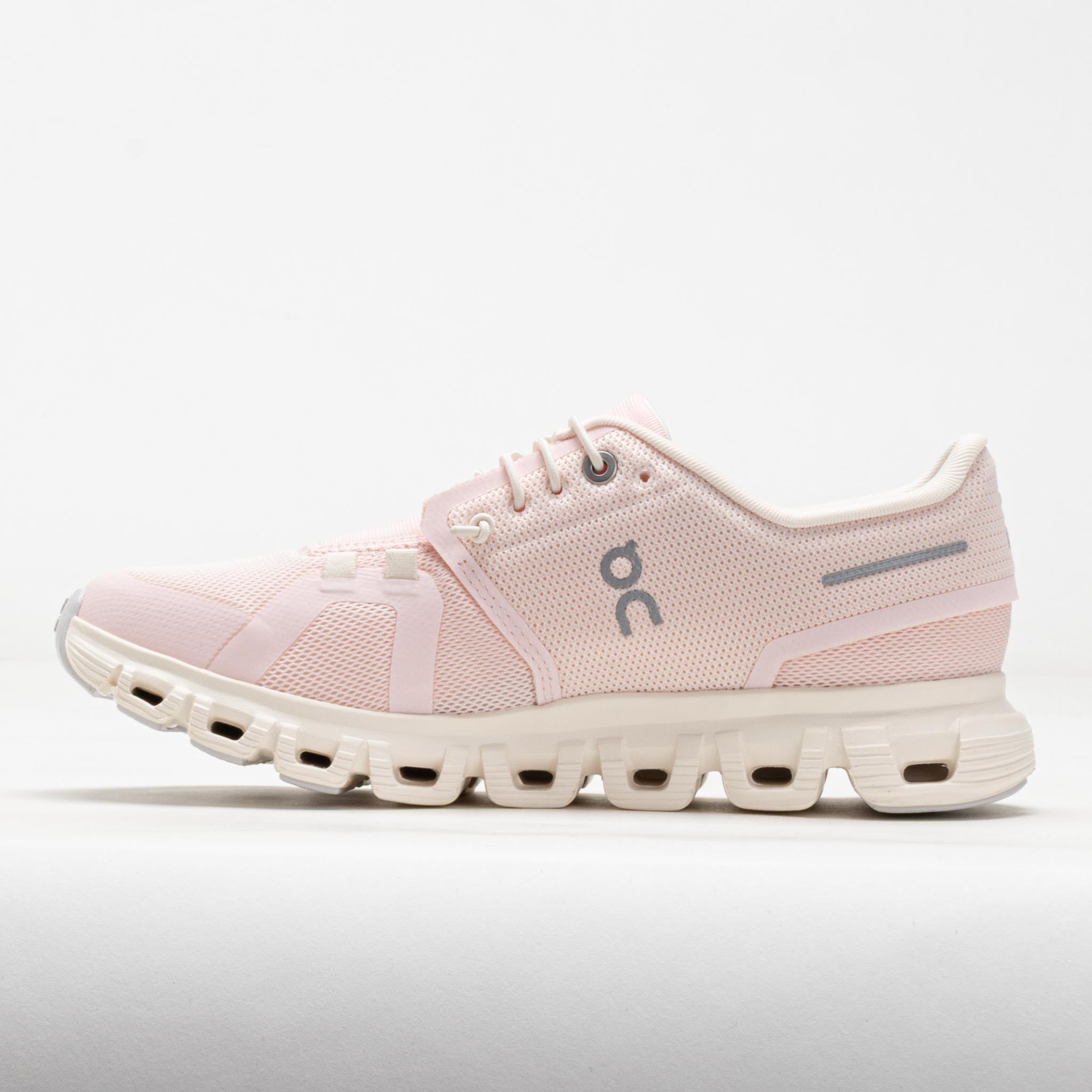 On Cloud 6 Women's Salt/Gardenia – Holabird Sports