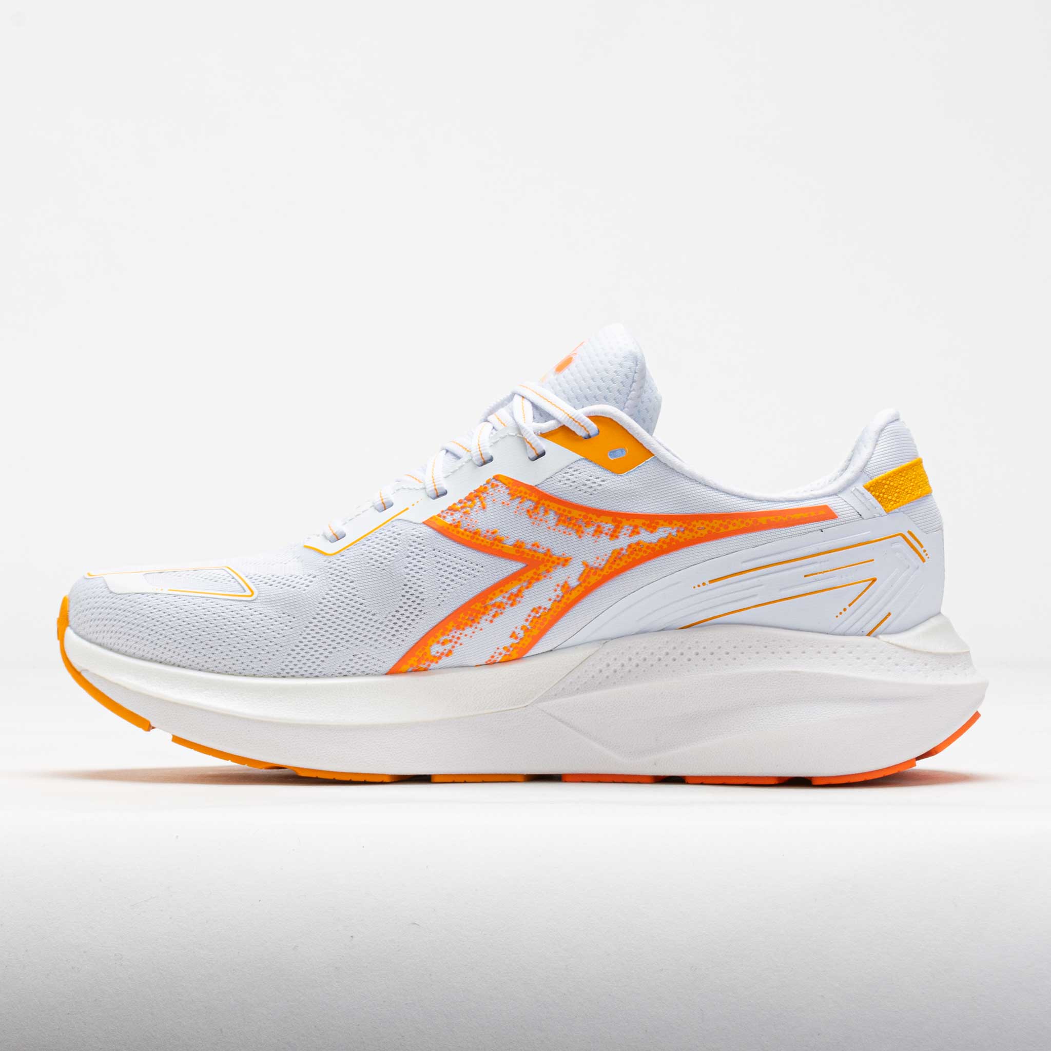 Diadora Mythos Blushield Vigore V Men's White/Nectarine