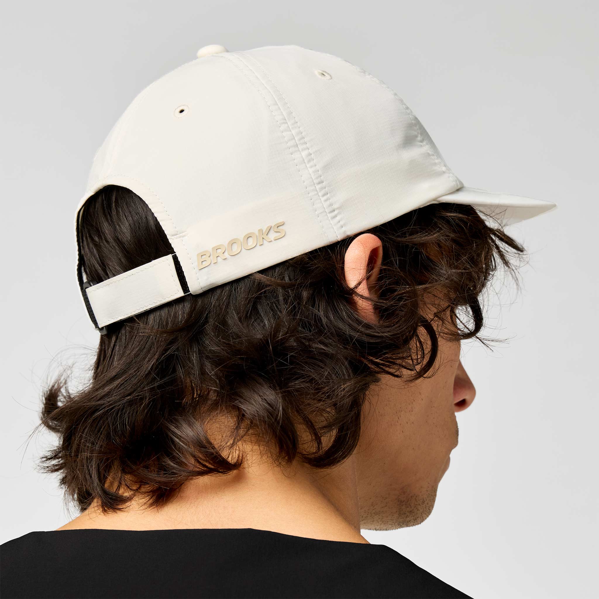 Brooks Movement Tech Hat