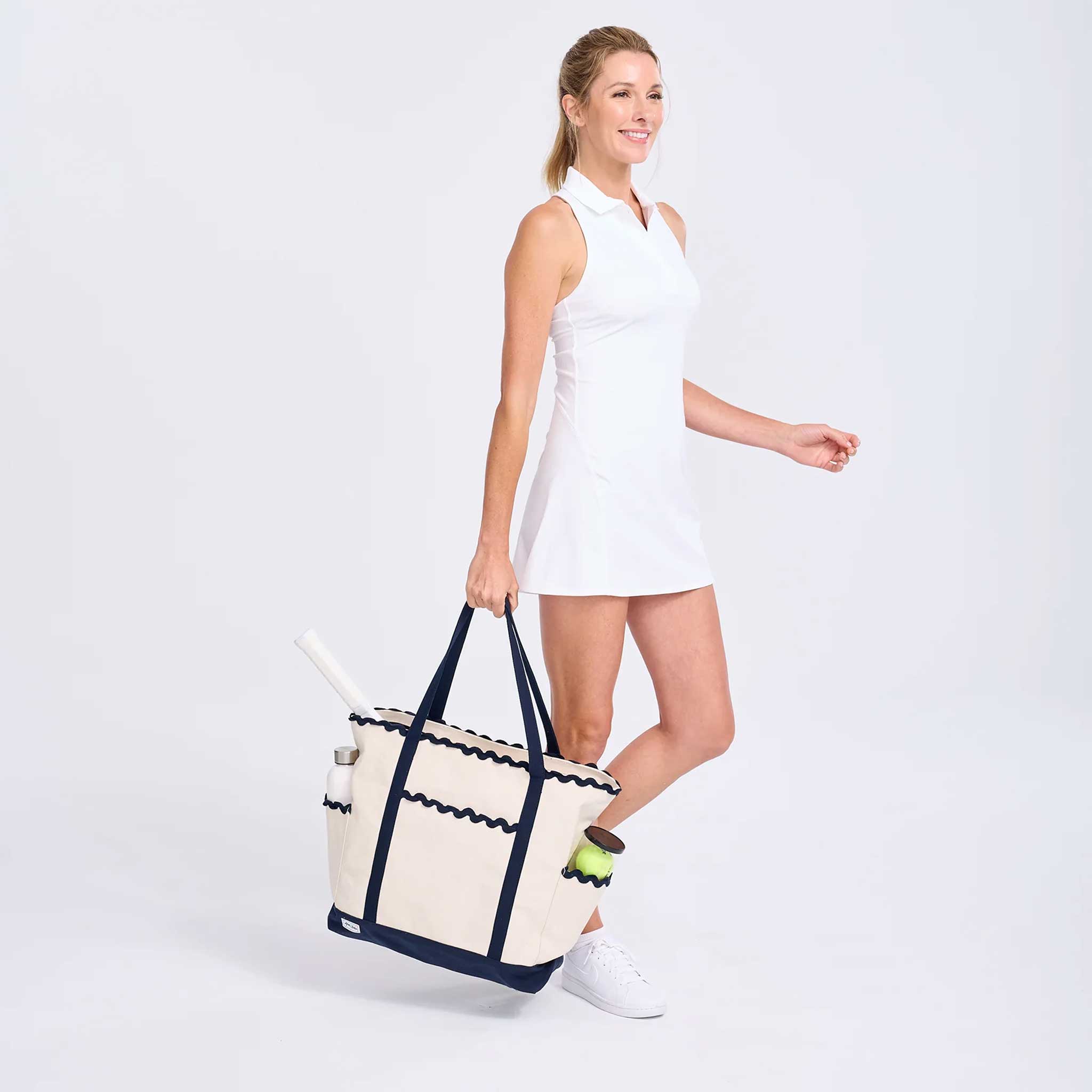 Ame & Lulu Scalloped Tennis Tote