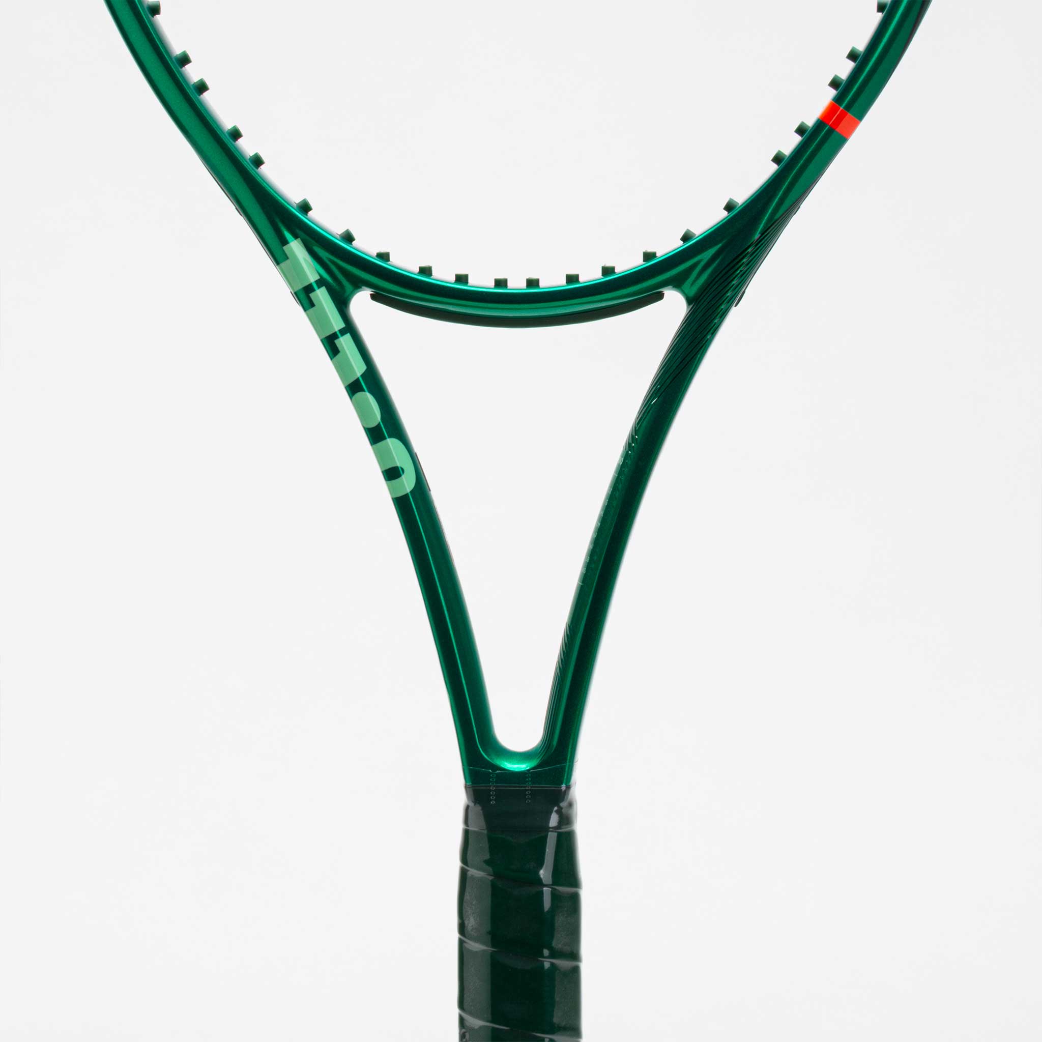 Wilson Blade 100 v10 – Holabird Sports