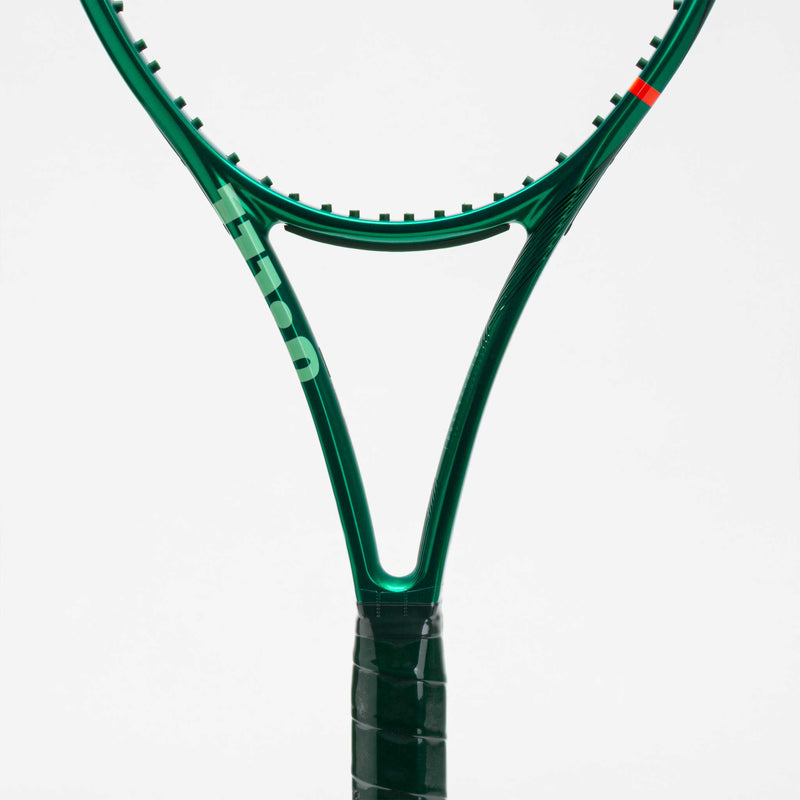 Wilson Blade 100 v10 – Holabird Sports
