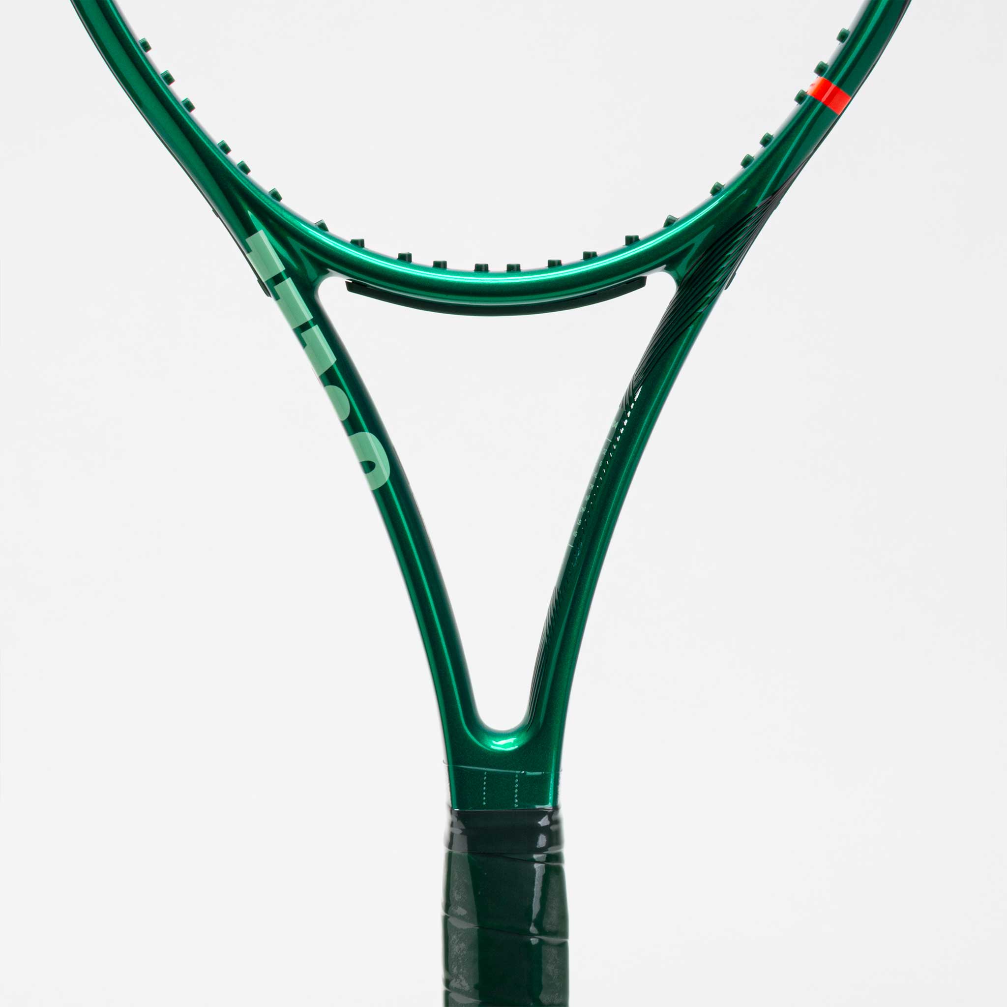 Wilson Blade 104 v10 – Holabird Sports