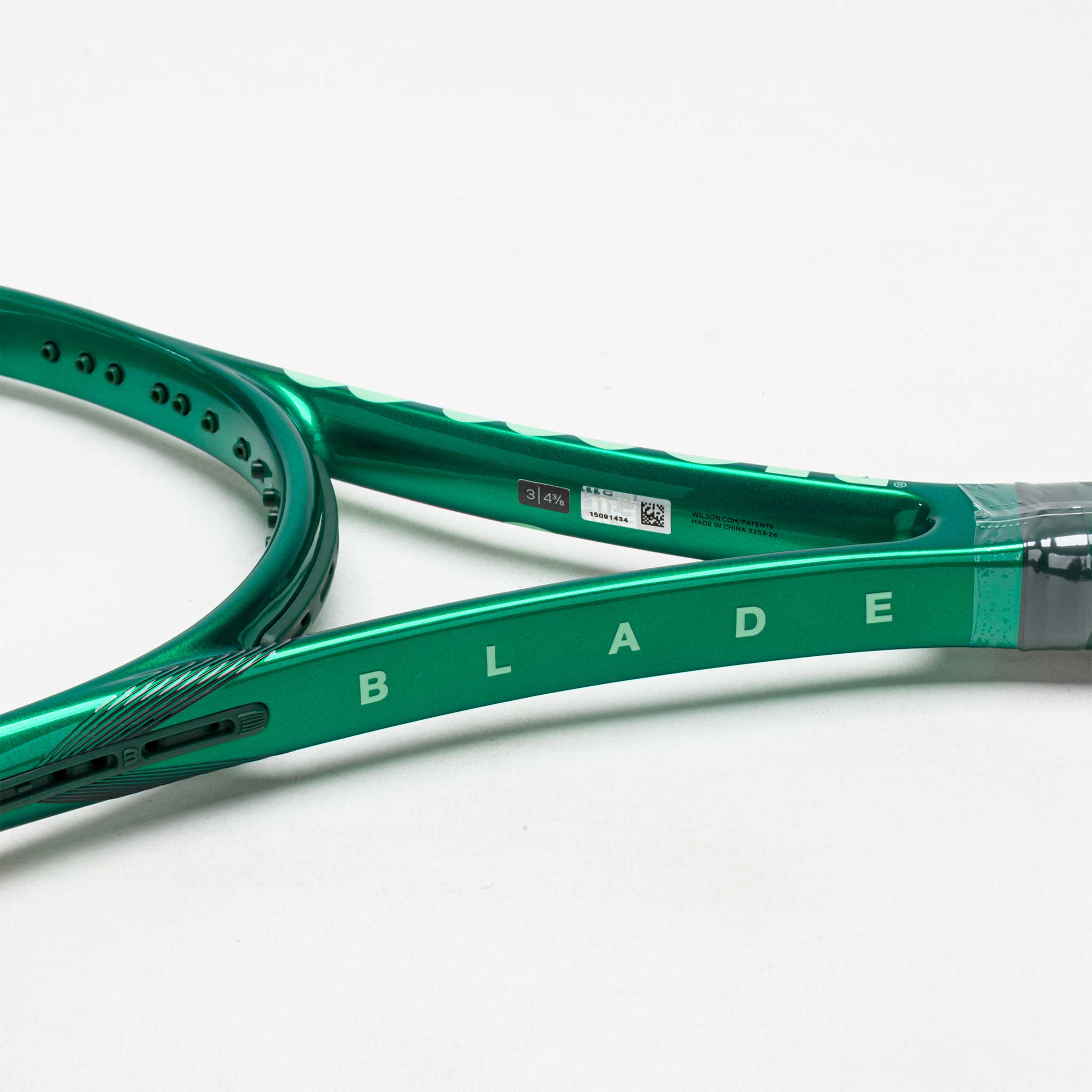 Wilson Blade 104 v10 – Holabird Sports