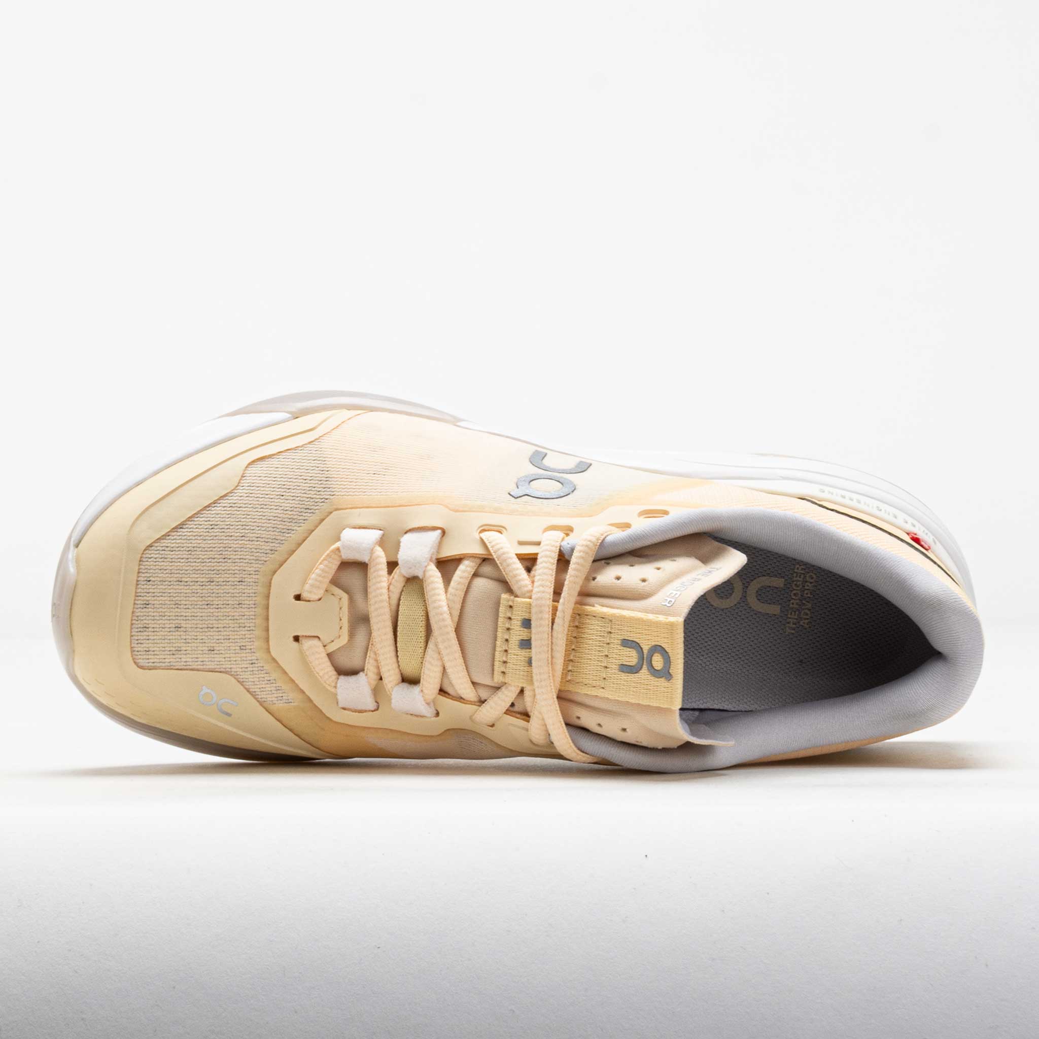 On The Roger Advantage Pro Women's Blonde/Gardenia – Holabird Sports