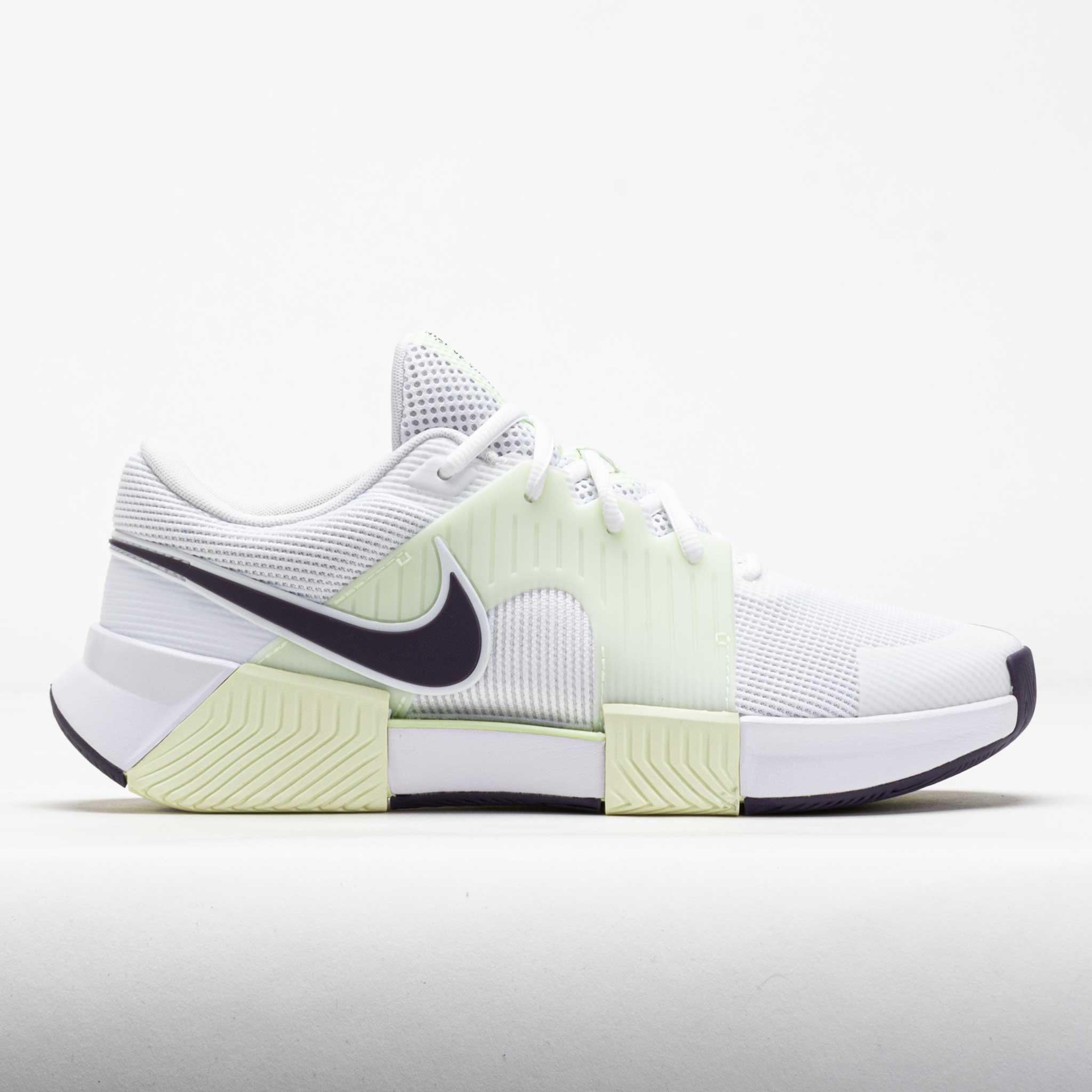 nike cloth tennis shoes