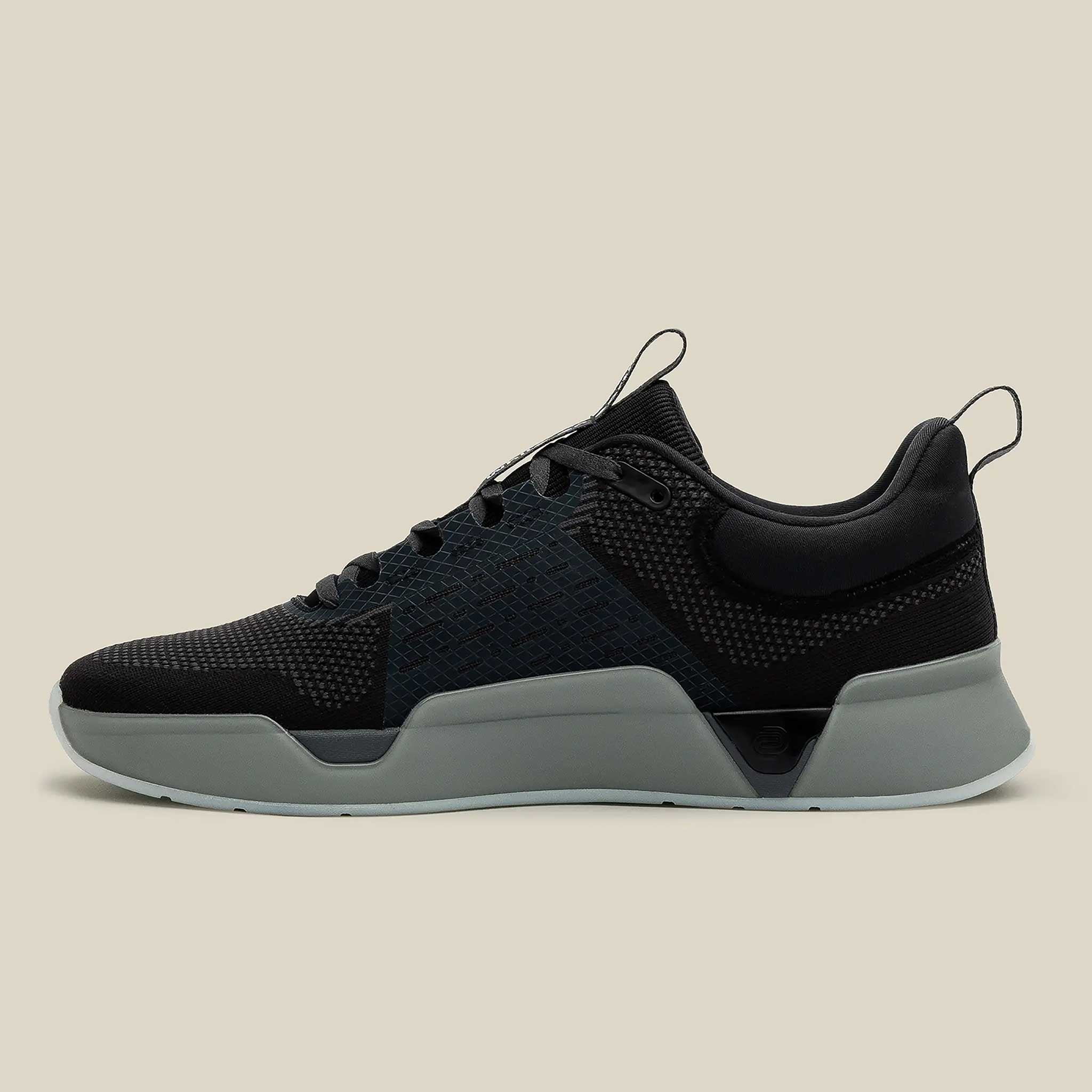 while on earth Move Trainer Unisex