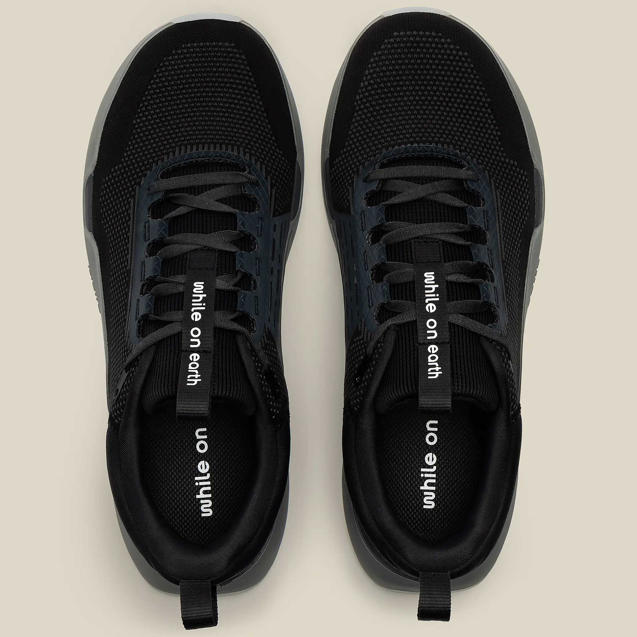while on earth Move Trainer Unisex