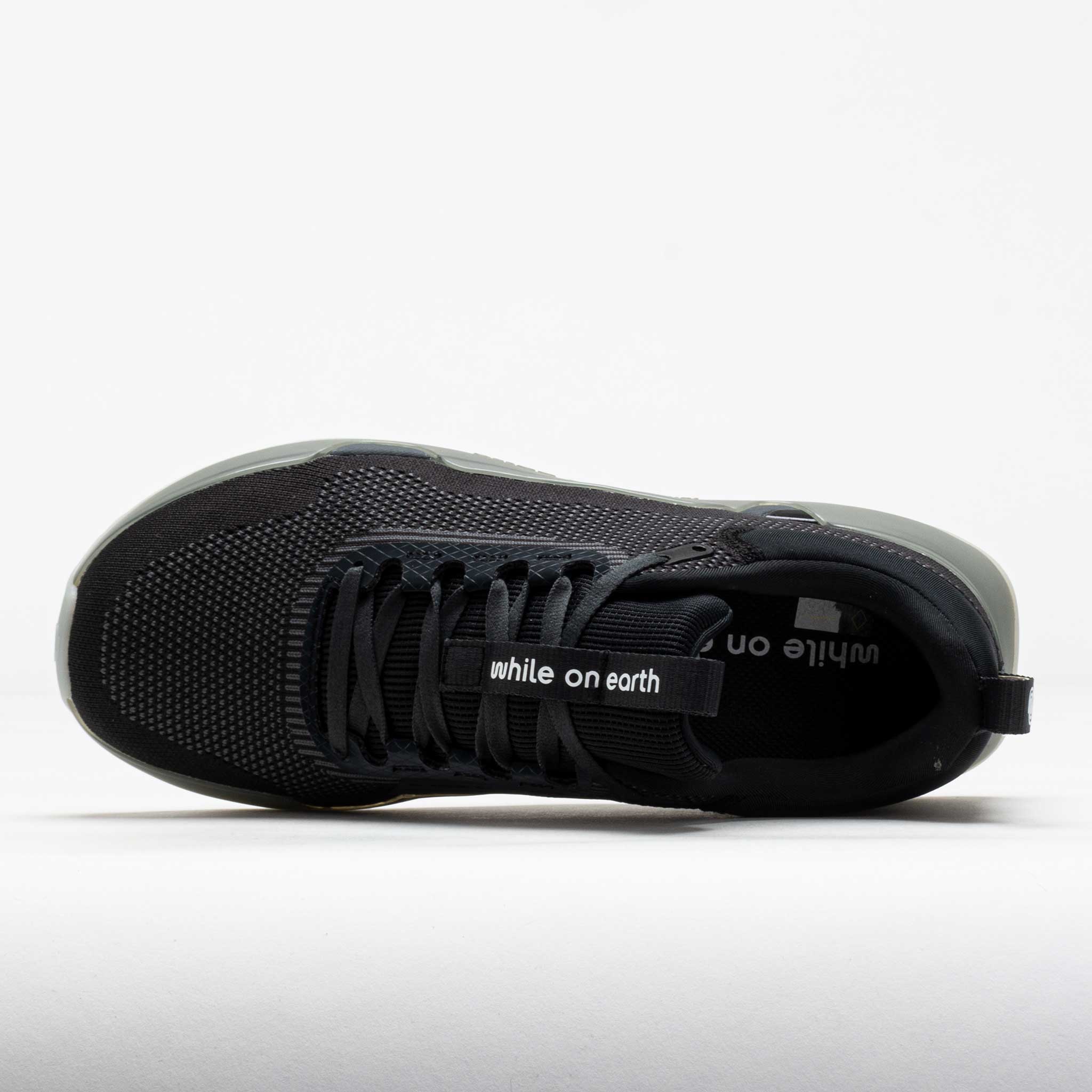 while on earth Move Trainer Unisex