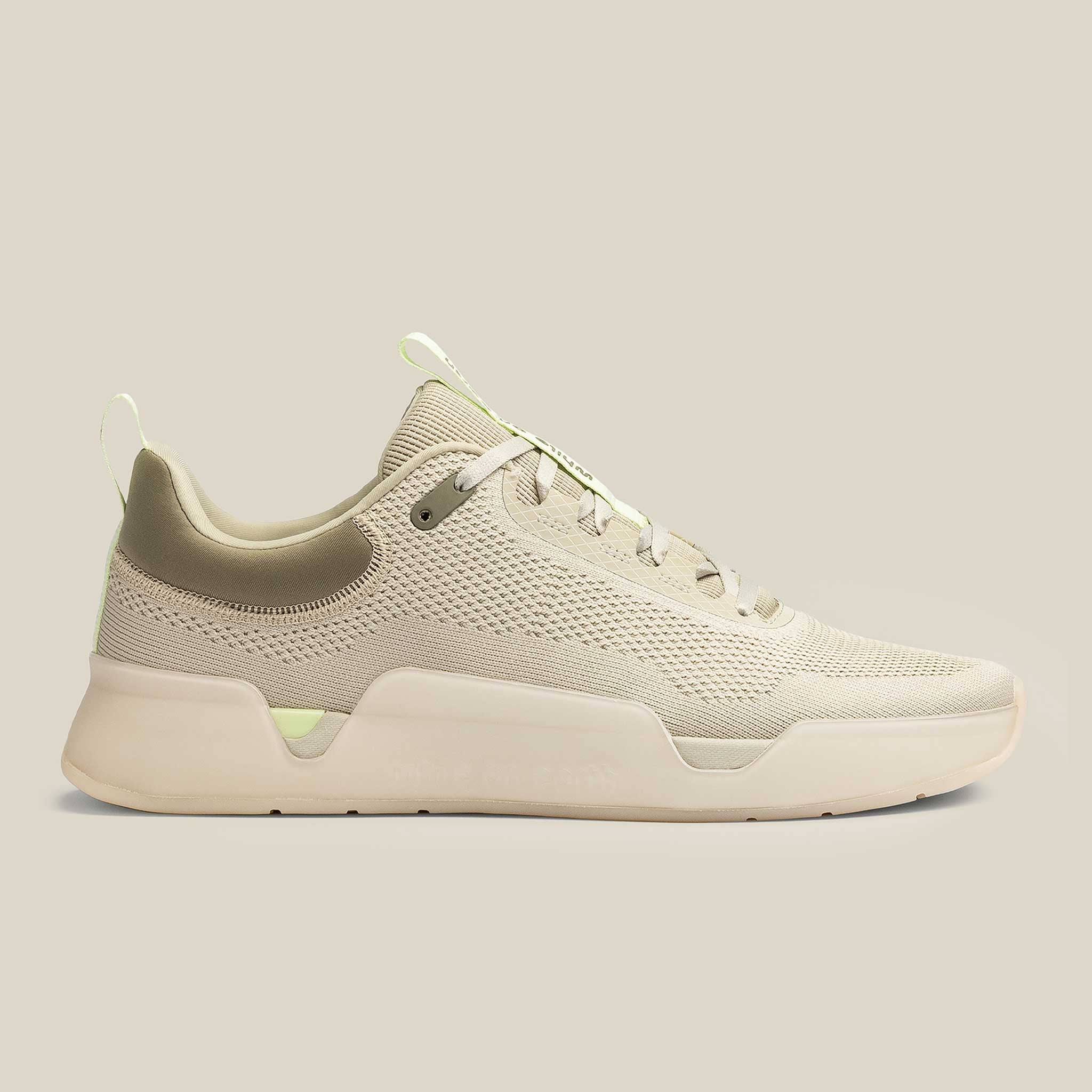 while on earth Move Trainer Unisex