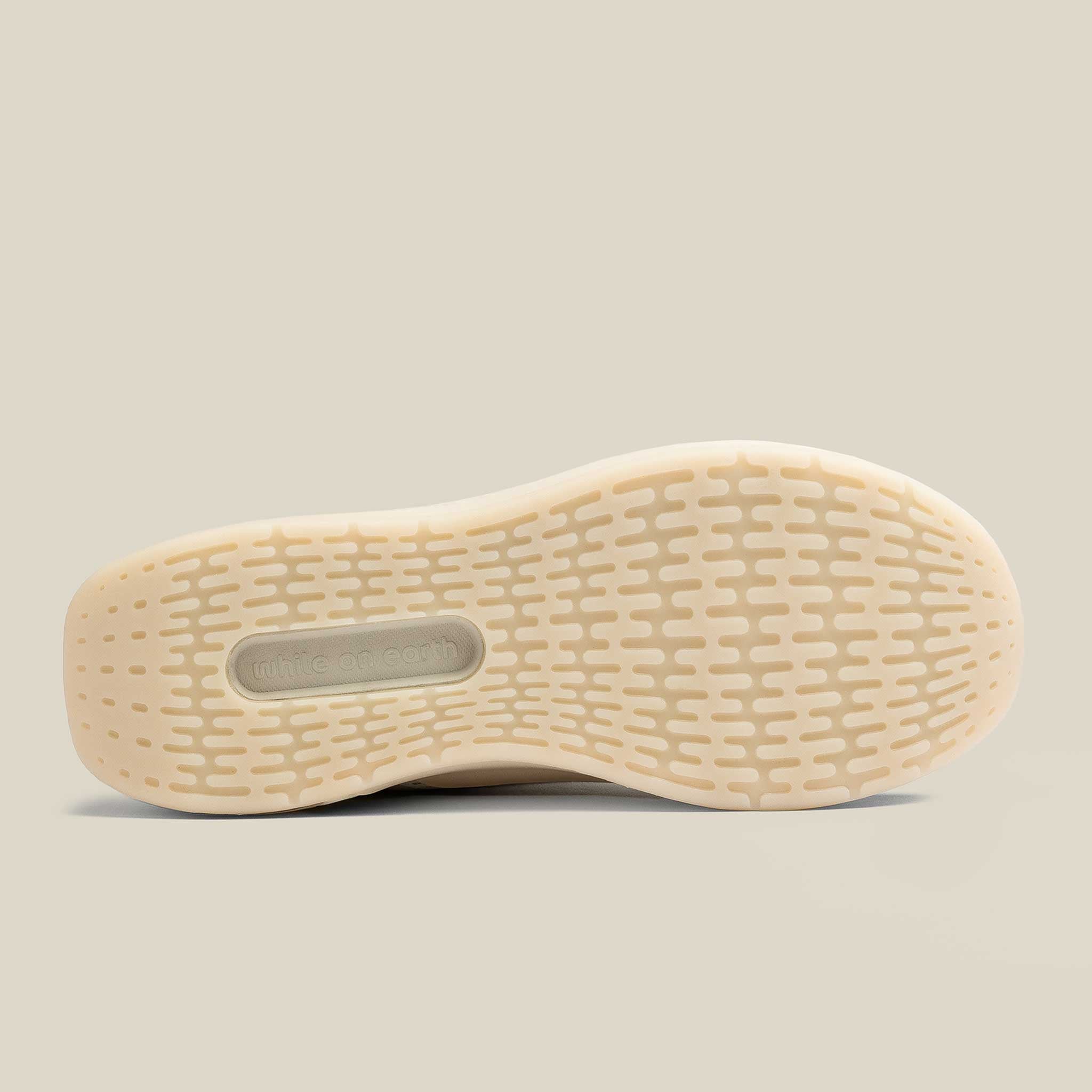 while on earth Move Trainer Unisex