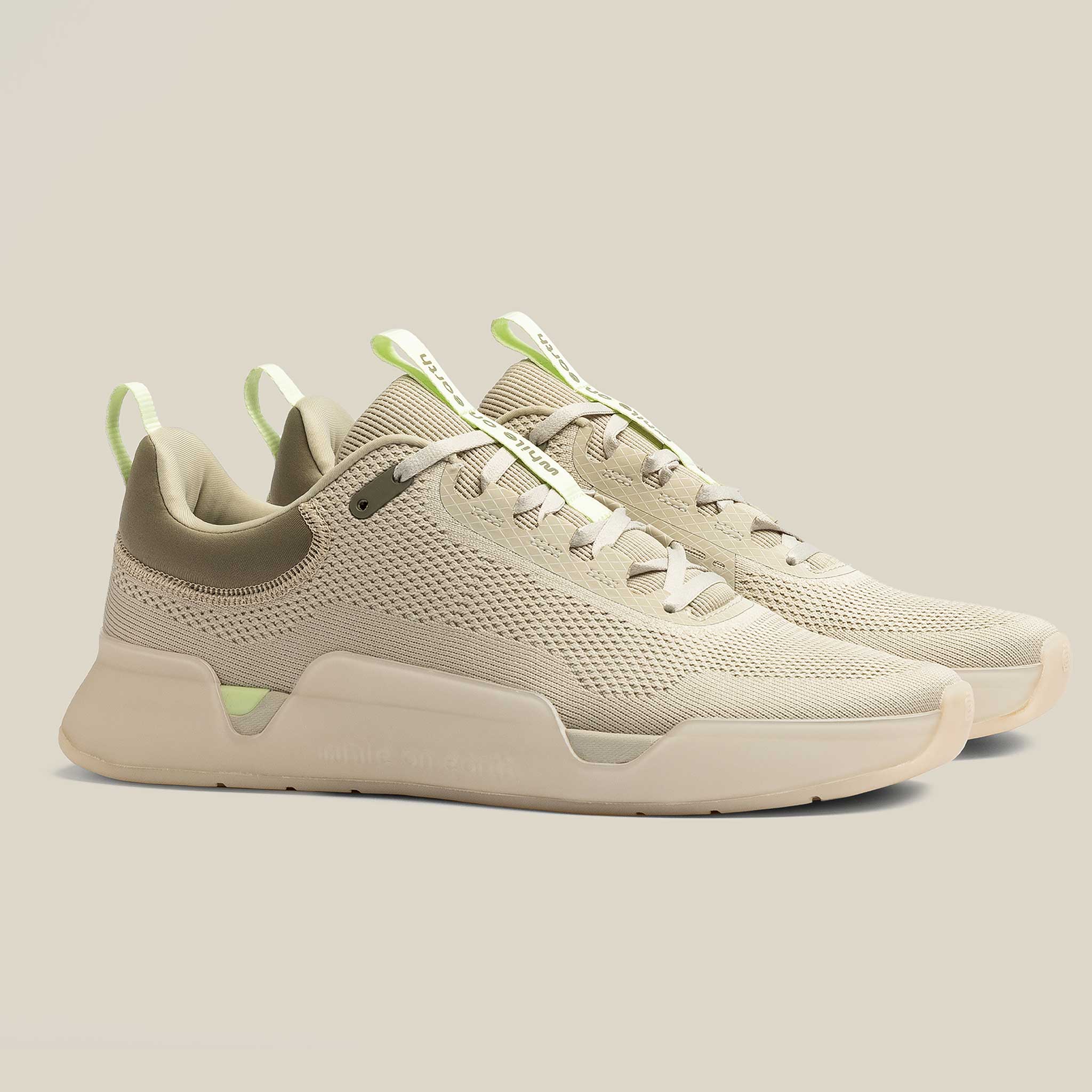 while on earth Move Trainer Unisex