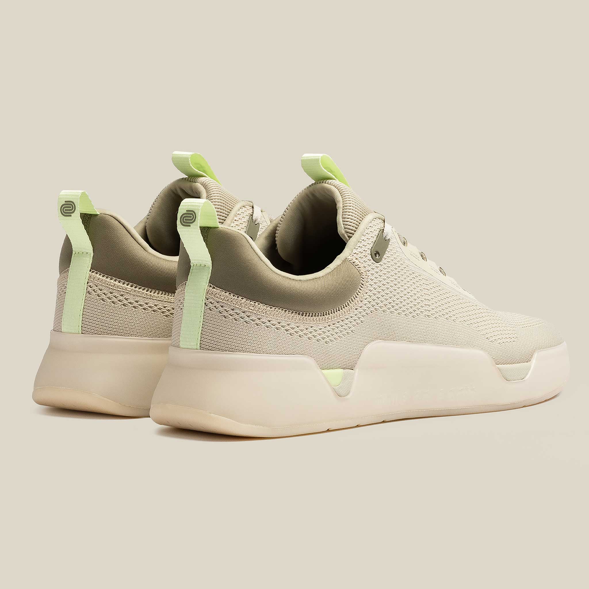 while on earth Move Trainer Unisex