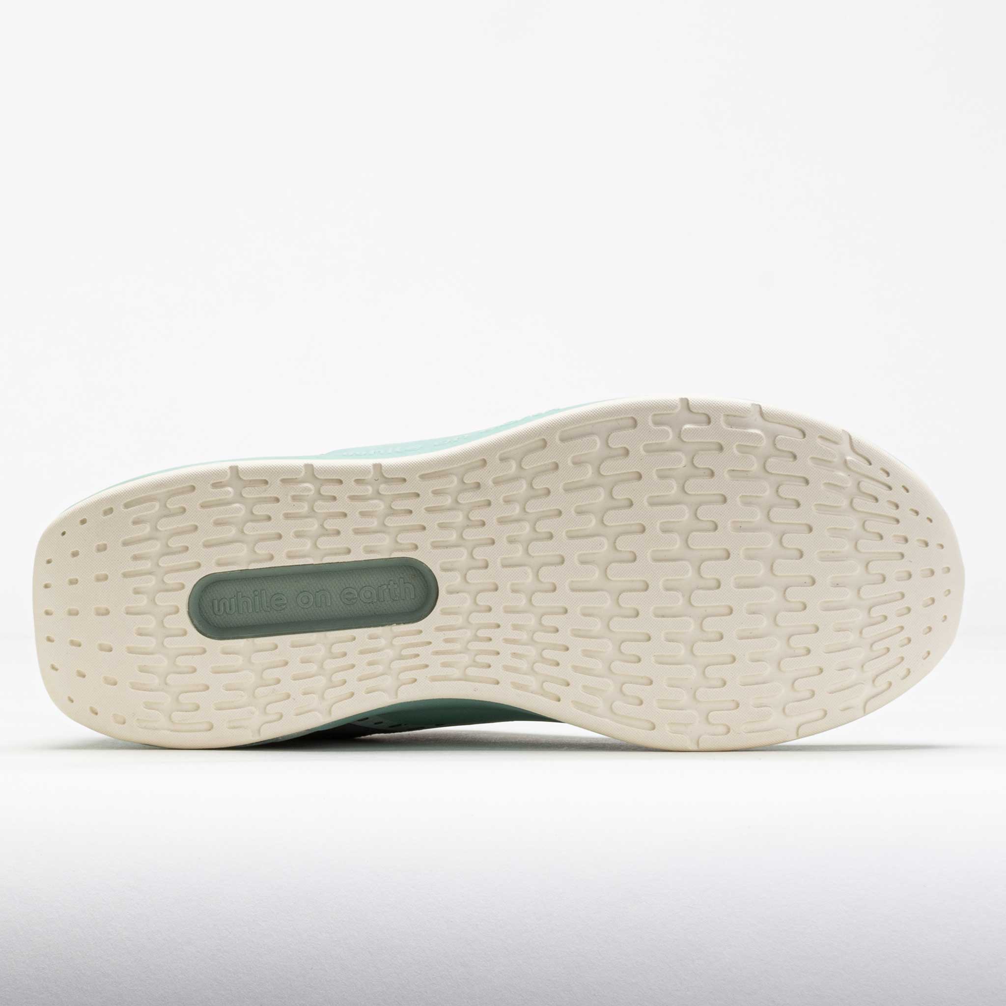 while on earth Move Trainer Unisex