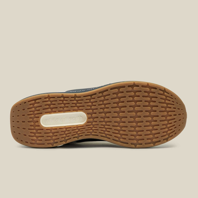 while on earth Move Trainer Unisex