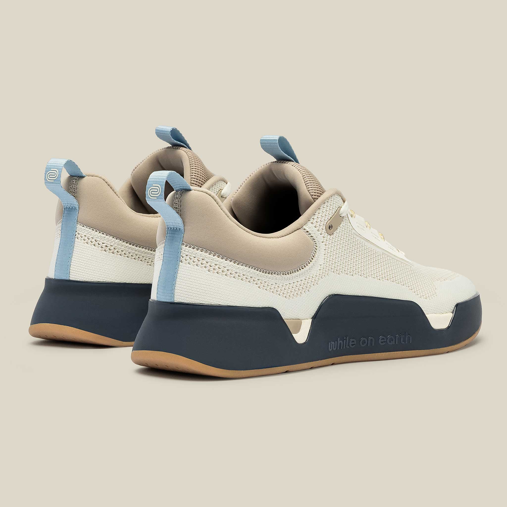 while on earth Move Trainer Unisex