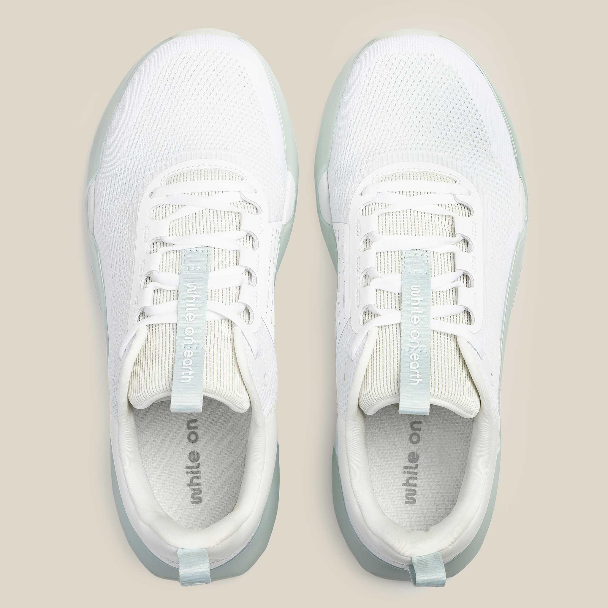 while on earth Move Trainer Unisex