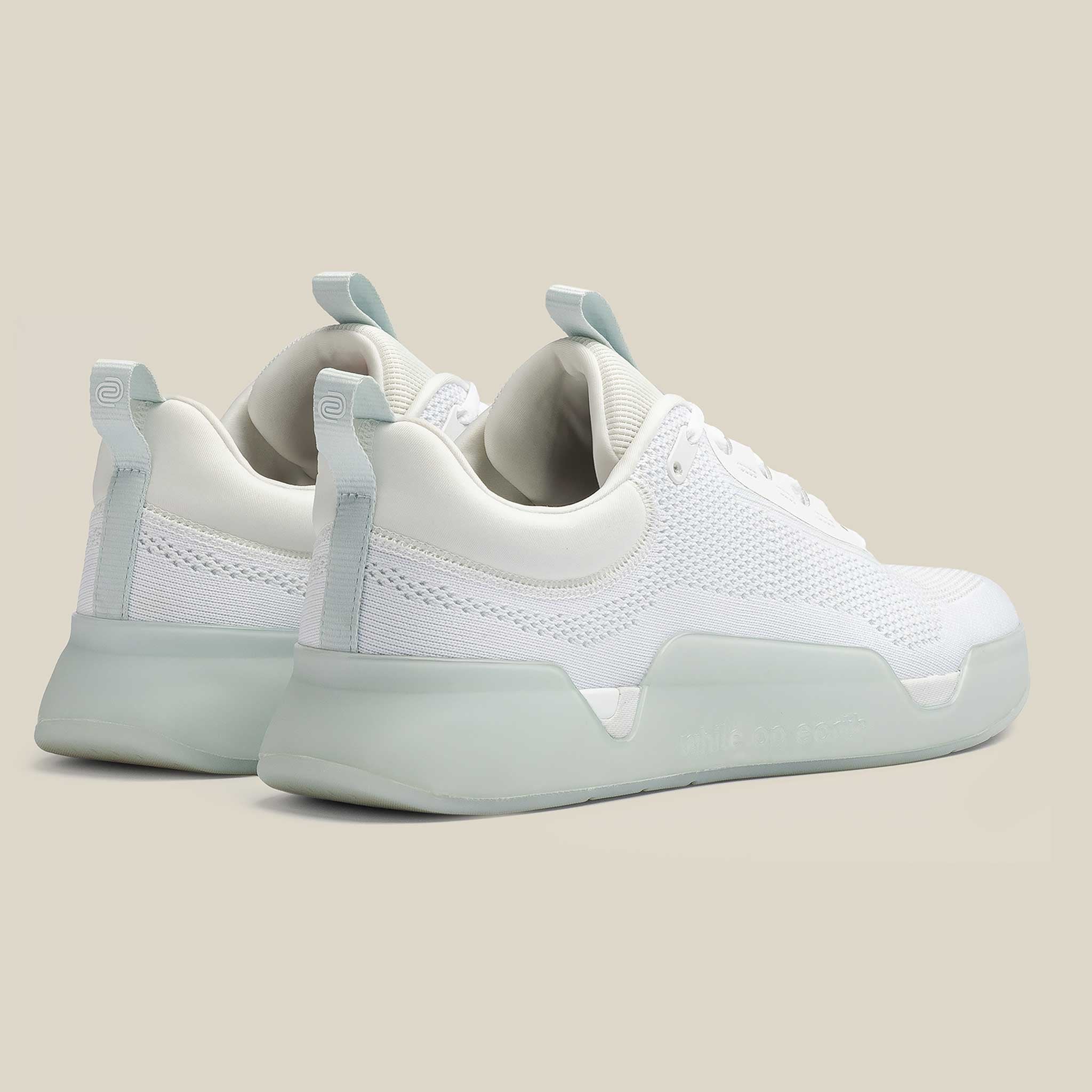 while on earth Move Trainer Unisex