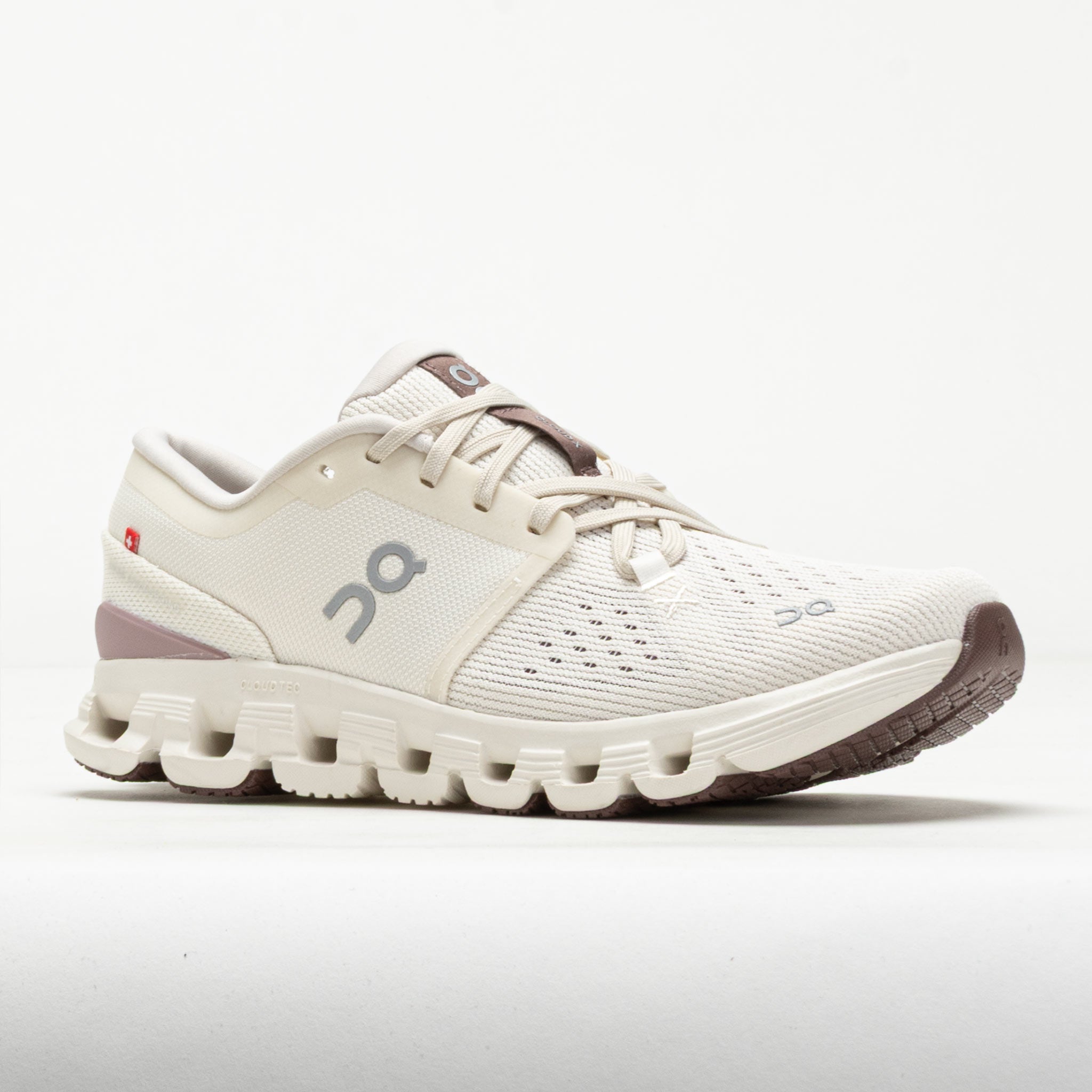 On Cloud X 4 Women's Ivory/Heron – Holabird Sports