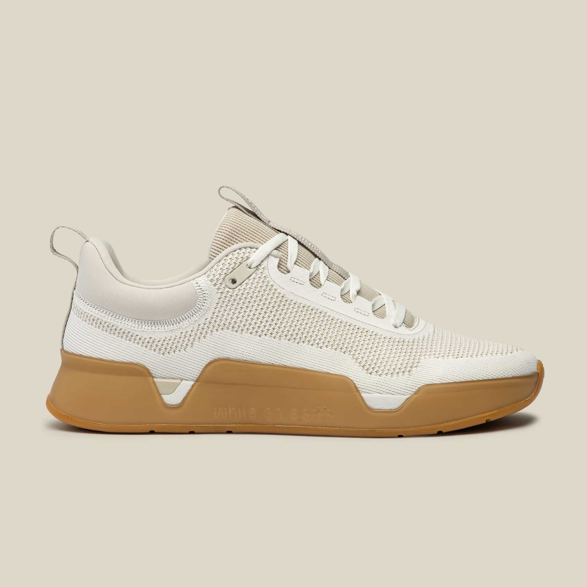 while on earth Move Trainer Unisex Sand/Gum