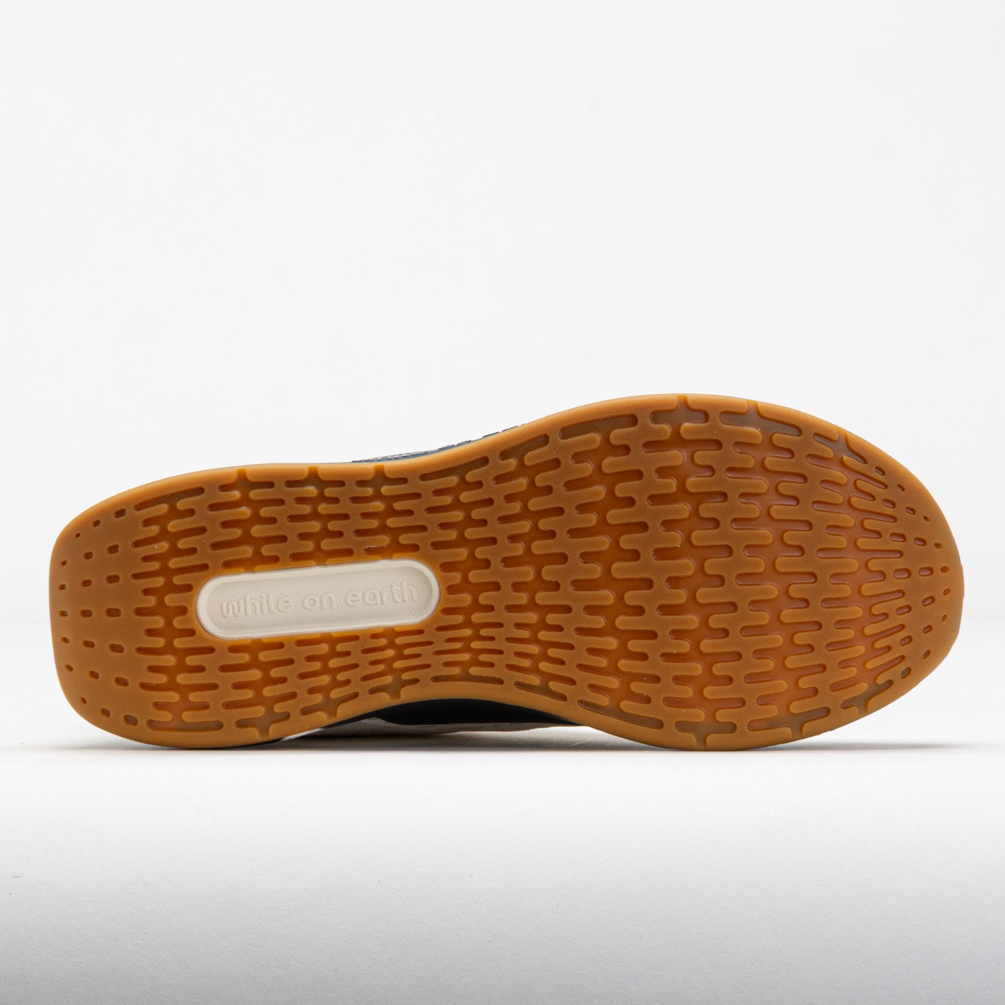 while on earth Move Trainer Unisex Wheat/Midnight