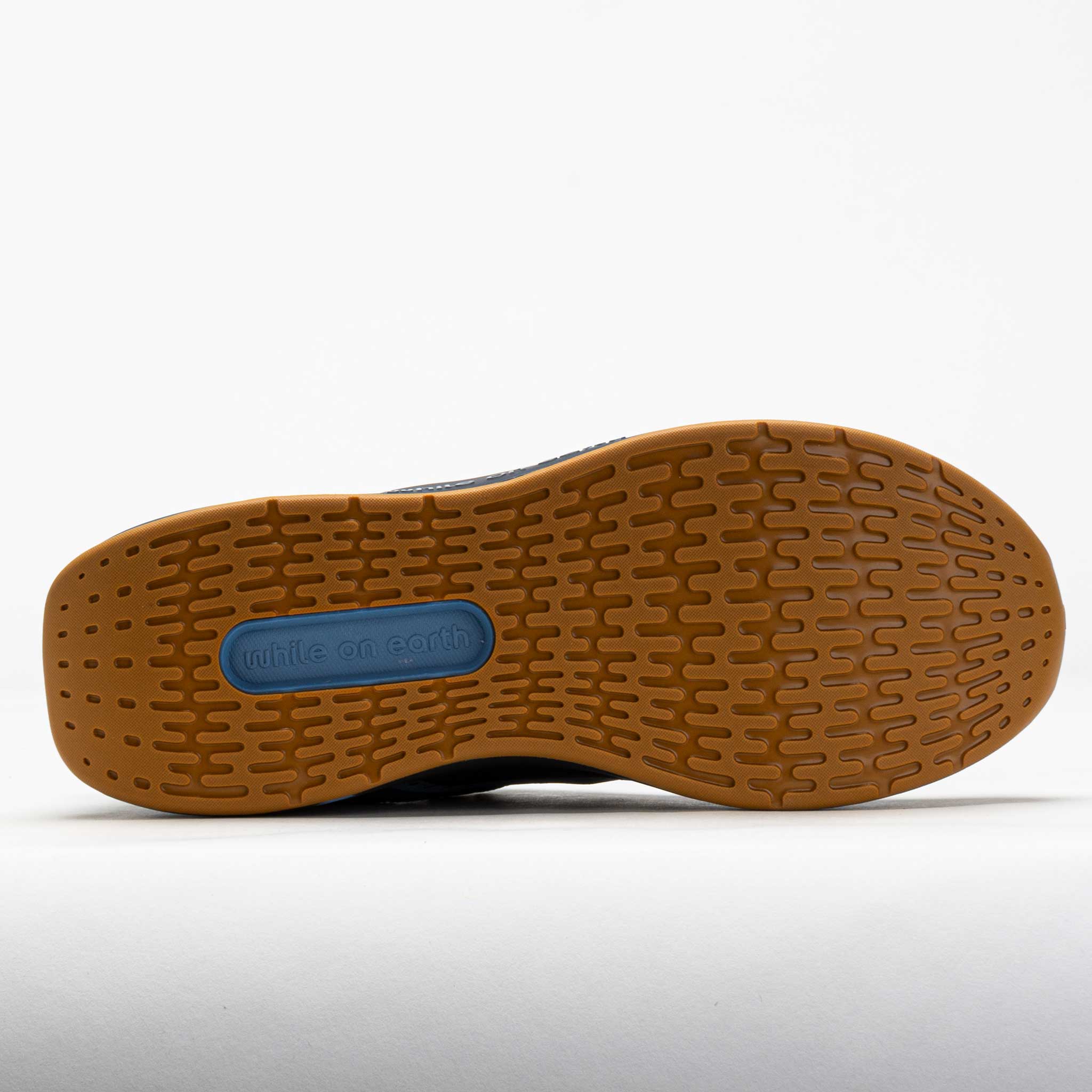 while on earth Move Trainer Unisex Swell/Midnight