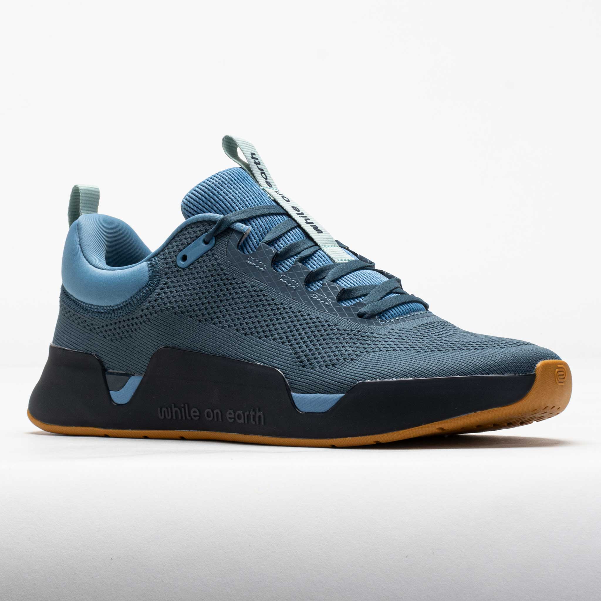 while on earth Move Trainer Unisex Swell/Midnight – Holabird Sports