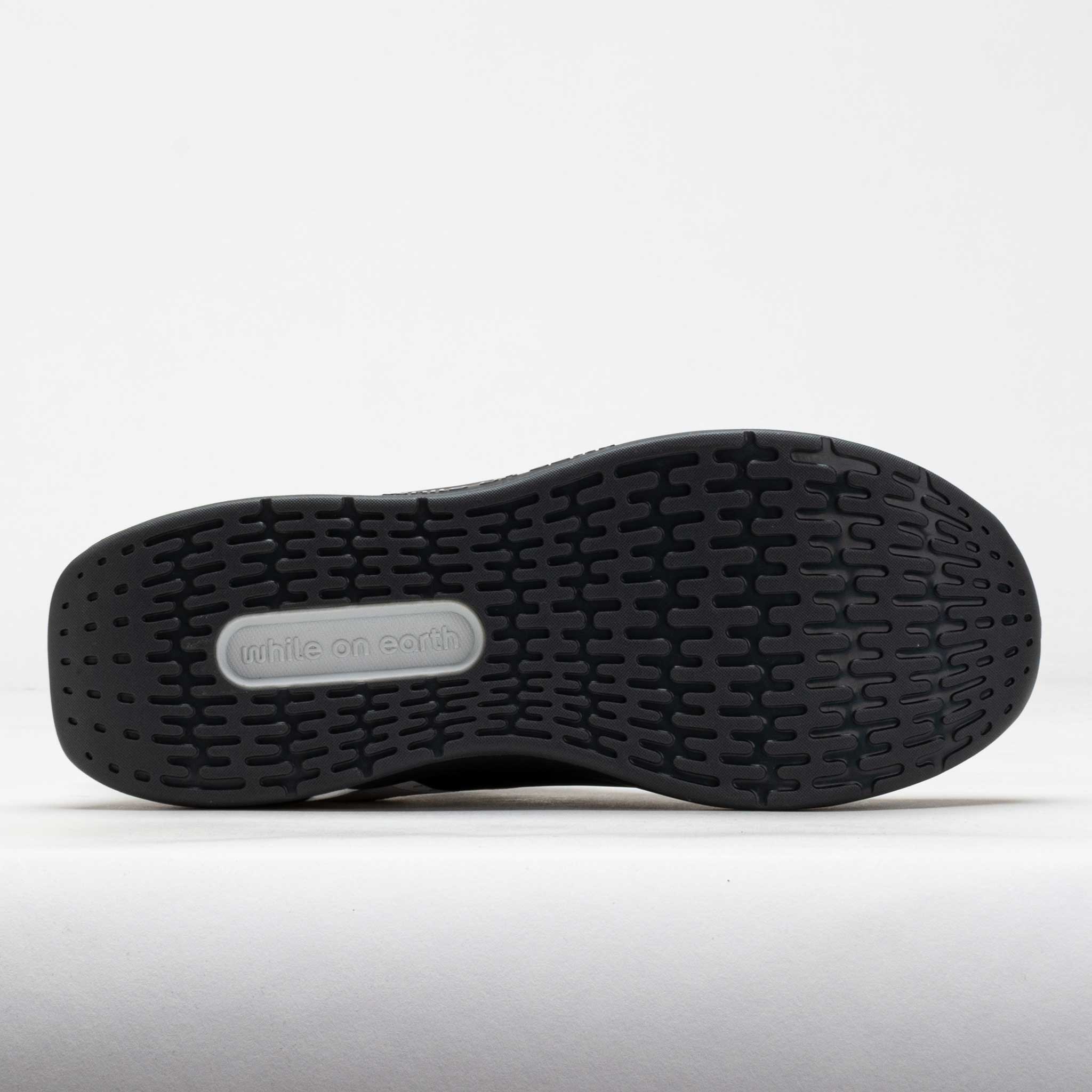 while on Earth Move Trainer Unisex Grey/Shadow