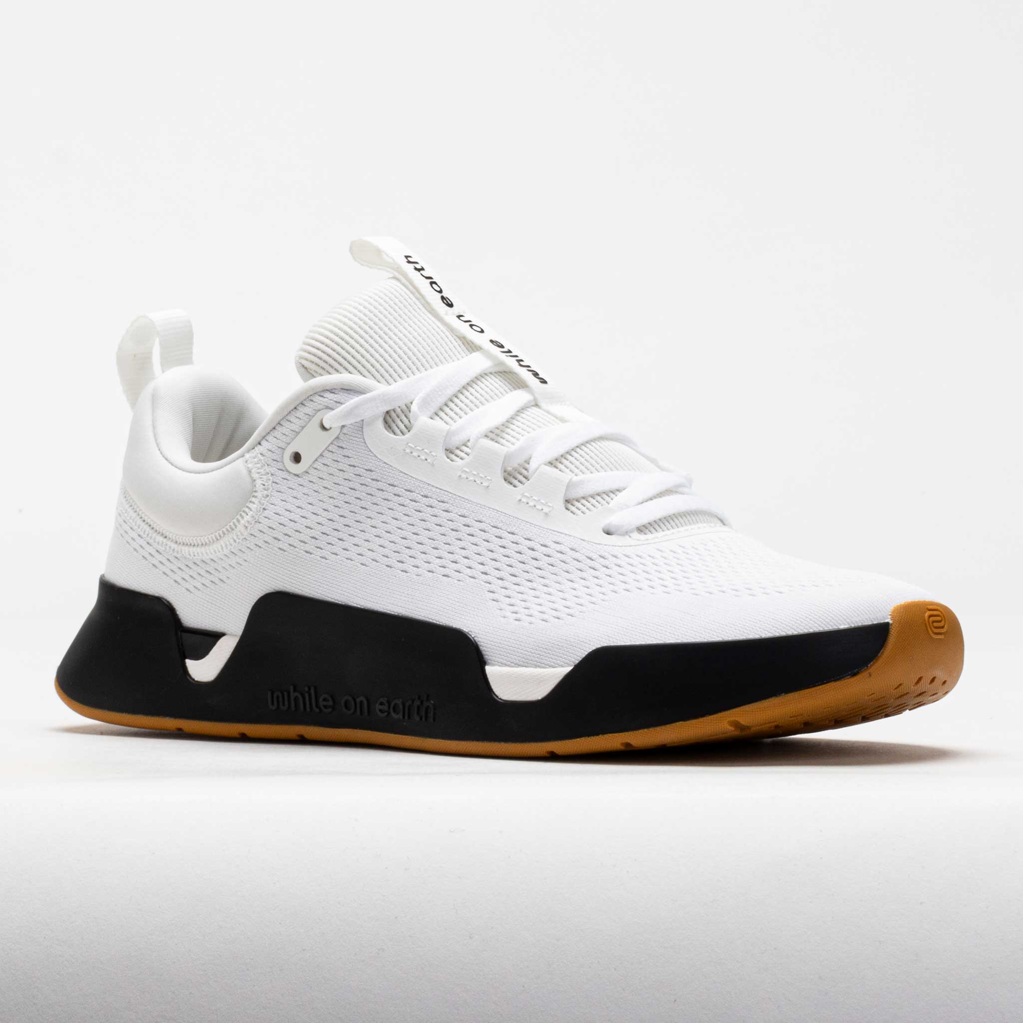 while on earth Move Trainer Unisex White/Black/Gum