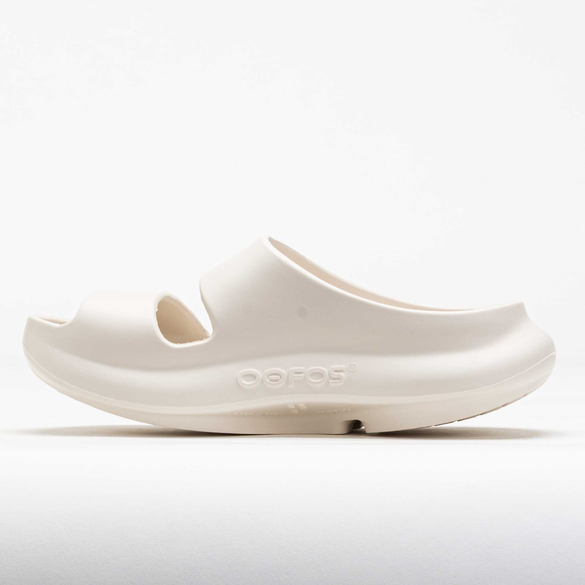 OOFOS OOyea Women's Chalk