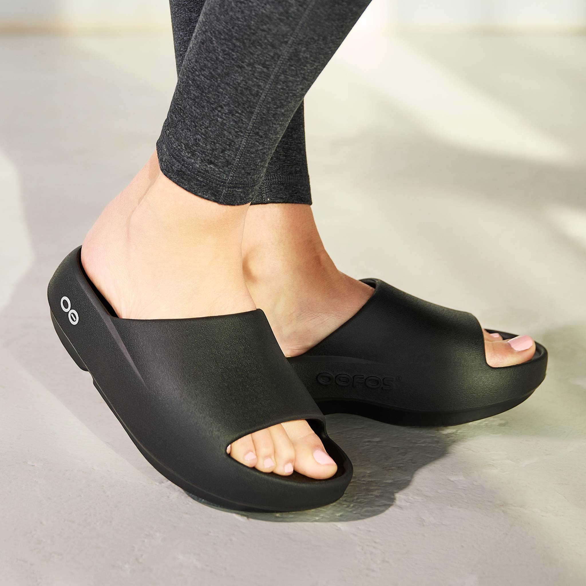 OOFOS OOahh Plus Slide Unisex