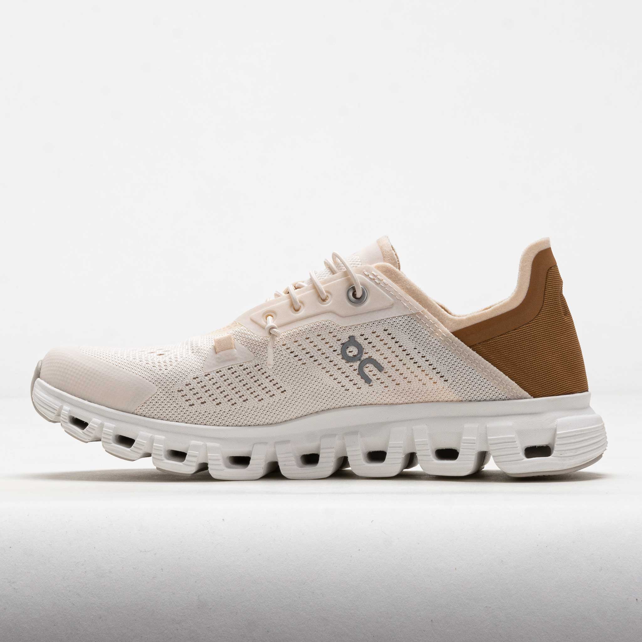 On Cloud 6 Coast Women's Gardenia/Sphinx – Holabird Sports