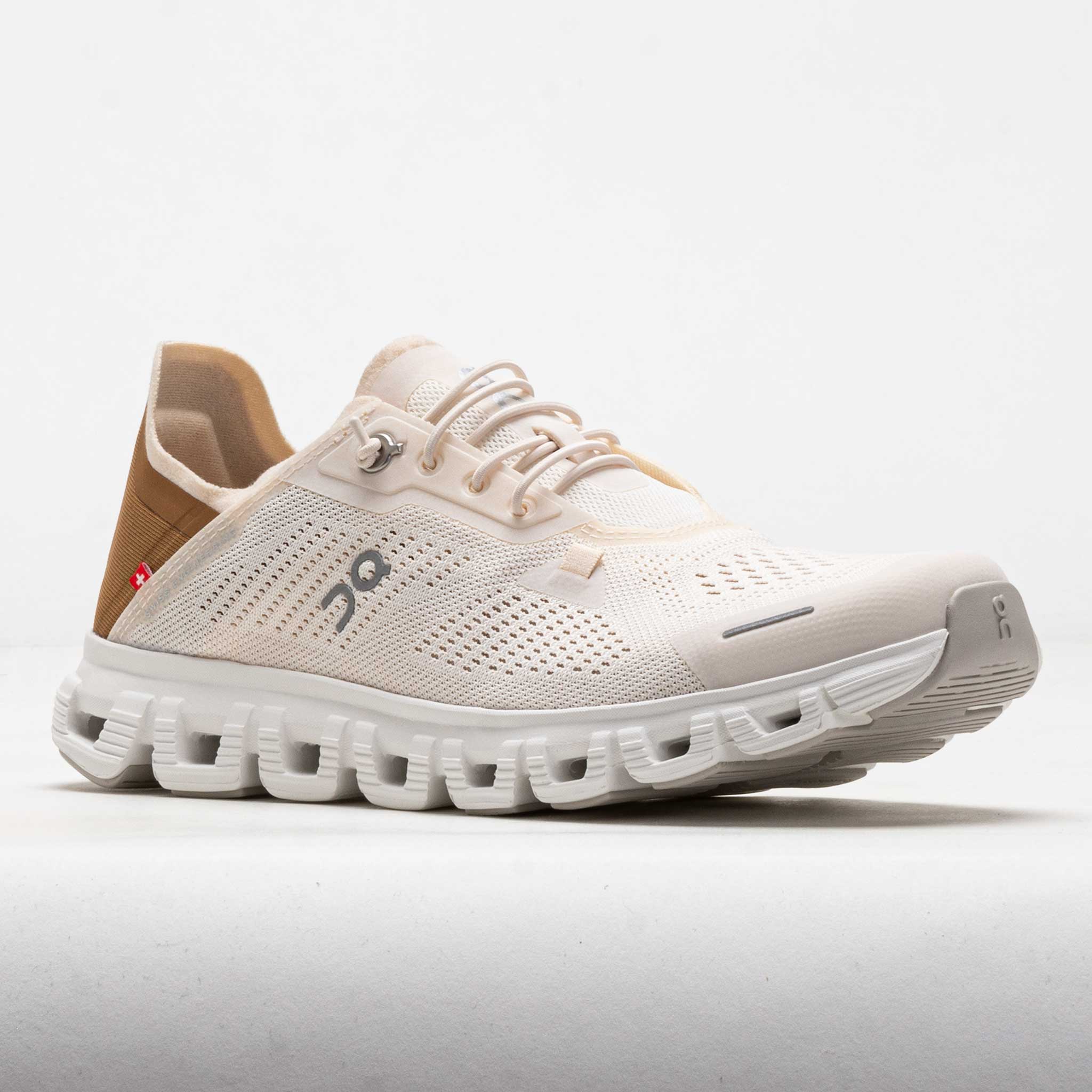 On Cloud 6 Coast Women's Gardenia/Sphinx – Holabird Sports